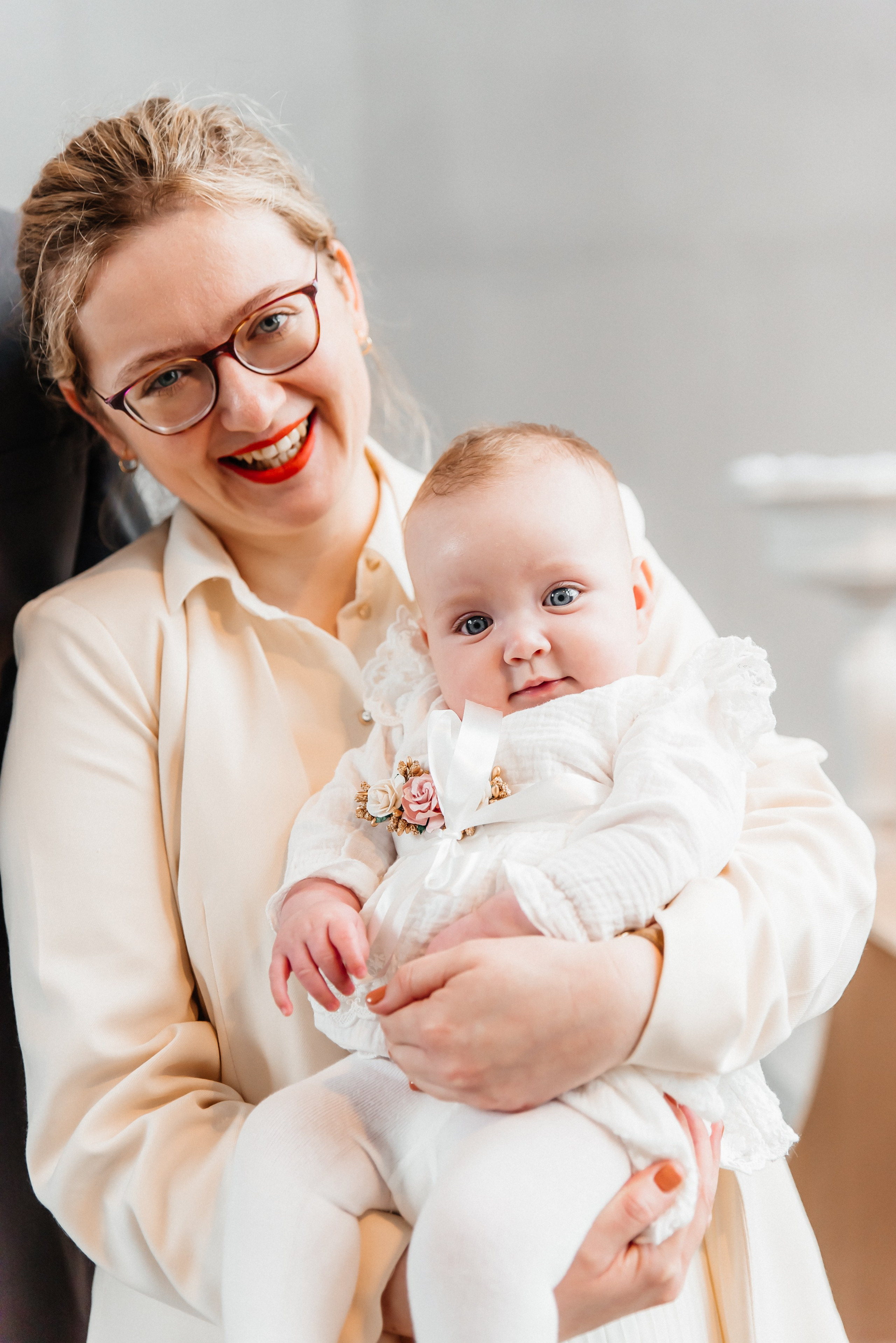 Chrzest Maja. Eugene Save – Fotograf Ślubny i Rodzinny | Warszawa i Cała Polska