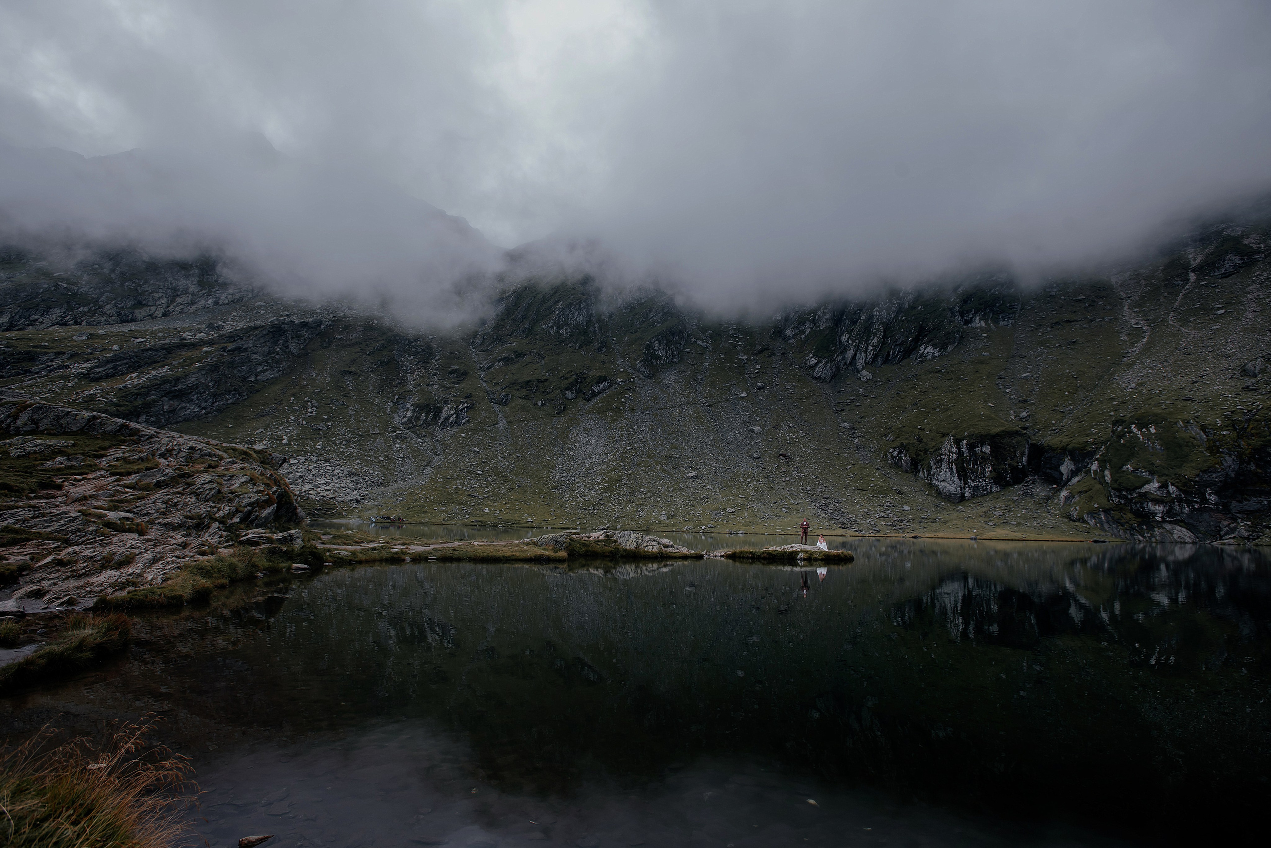 Lacul Bâlea, România. Victoria & Grigorie. Wedding photographer from Moldova Alexey Chipchiu