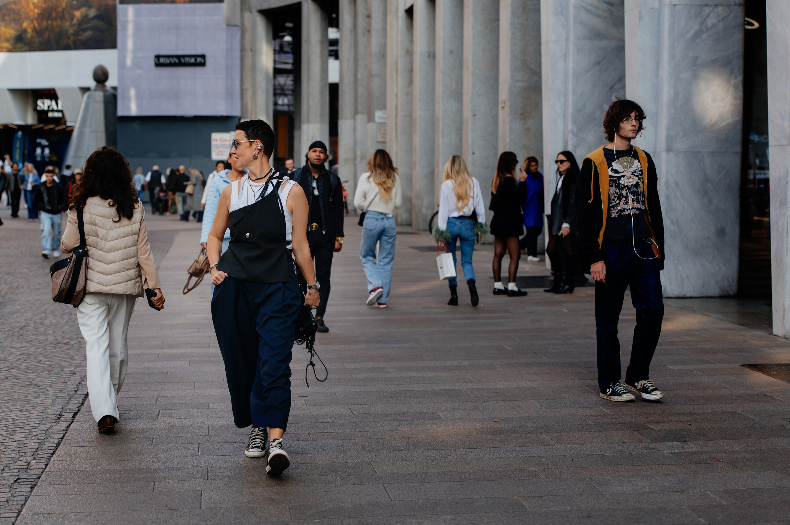 Milan, Autumn 🍂, Julia. Wedding photographer from Moldova Alexey Chipchiu