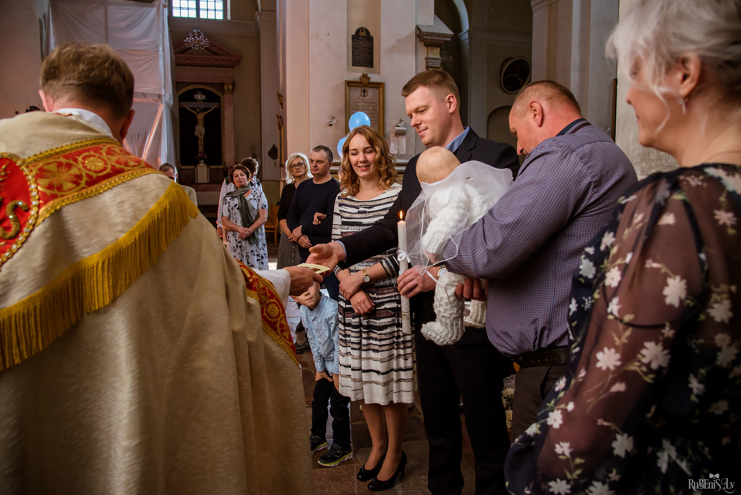 А — Крещение / Анонс. Фотограф Ромуальд Рубенис и Артемий Сташанс