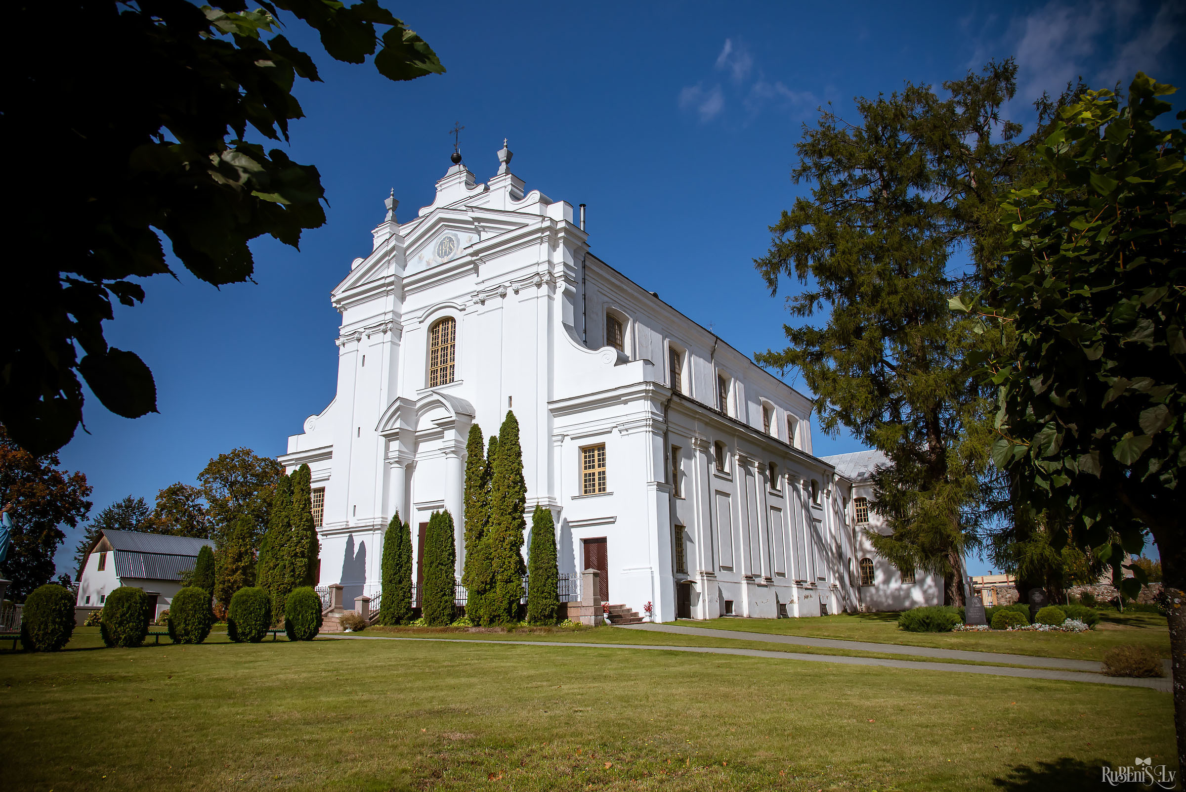 А — Крещение / Анонс. Фотограф Ромуальд Рубенис и Артемий Сташанс
