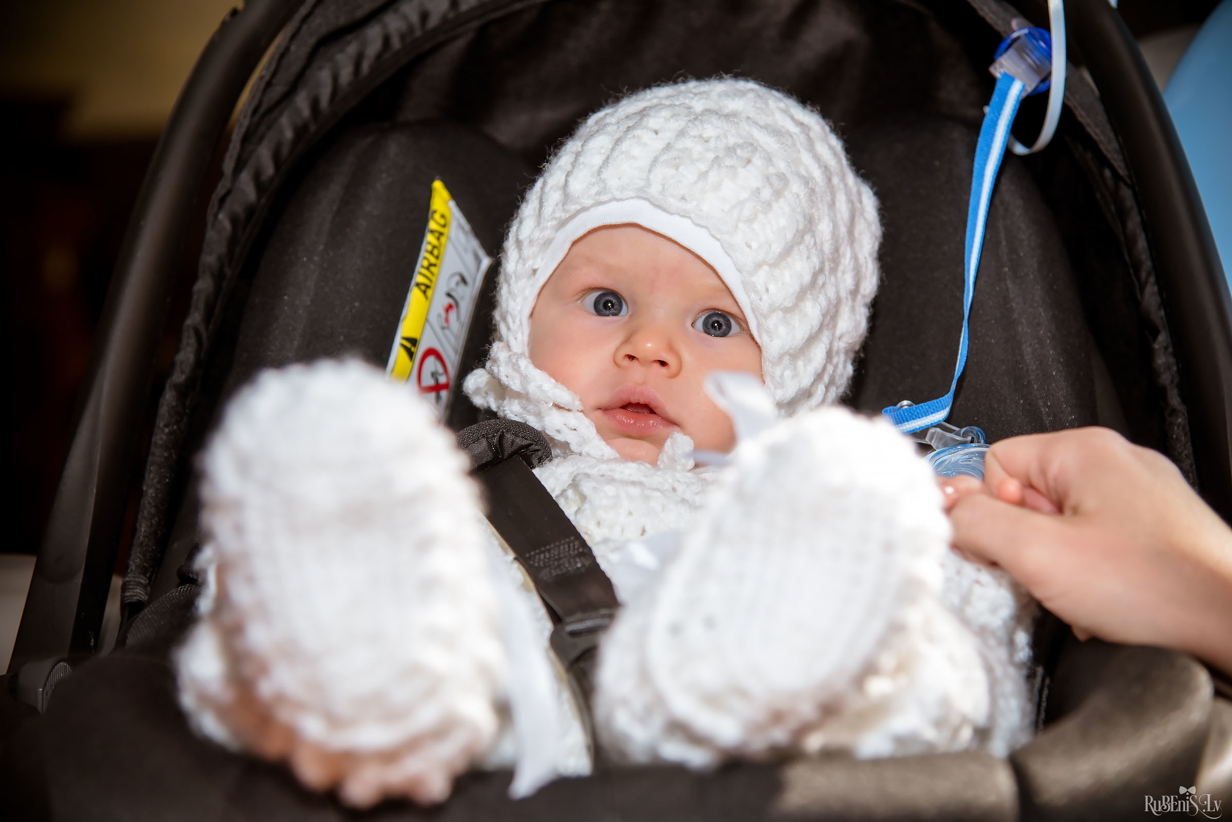 А — Крещение / Анонс. Фотограф Ромуальд Рубенис и Артемий Сташанс