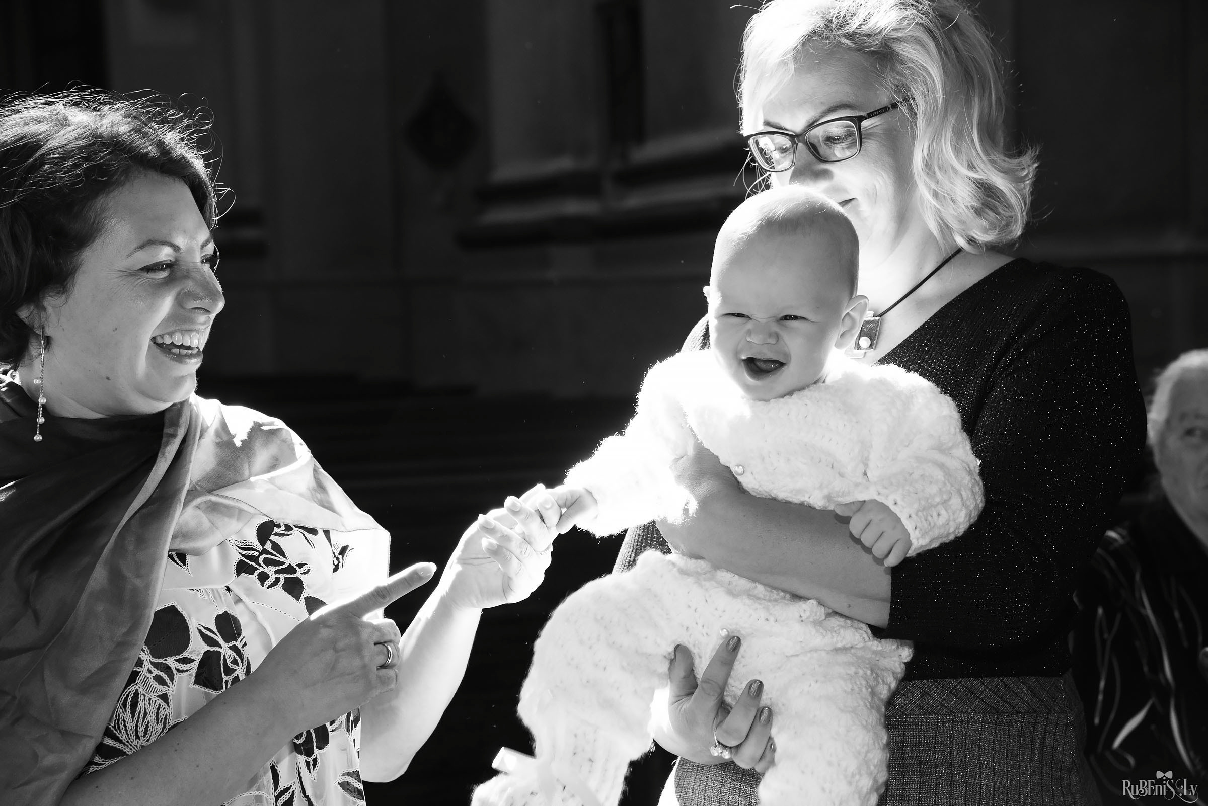 А — Крещение / Анонс. Фотограф Ромуальд Рубенис и Артемий Сташанс