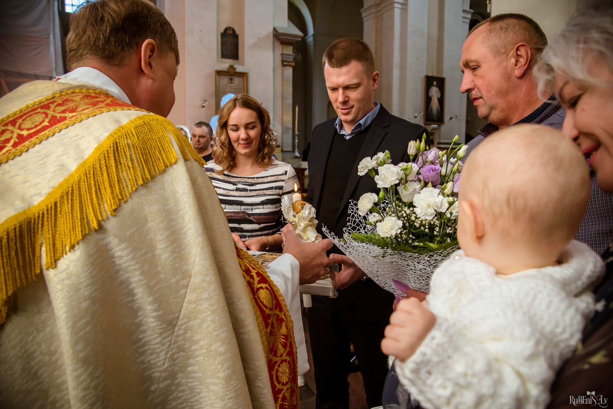 А — Крещение / Анонс. Фотограф Ромуальд Рубенис и Артемий Сташанс
