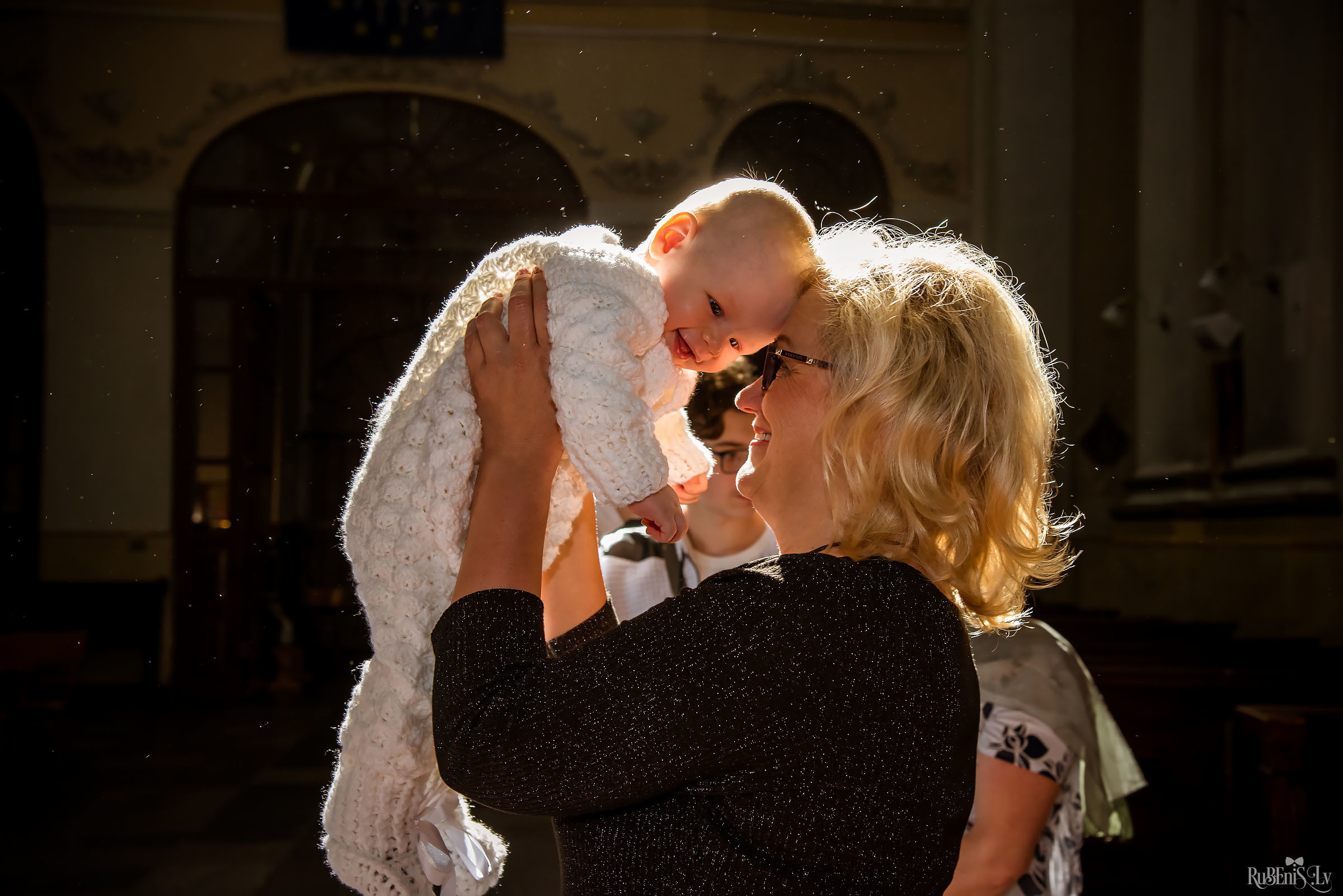 А — Крещение / Анонс. Фотограф Ромуальд Рубенис и Артемий Сташанс