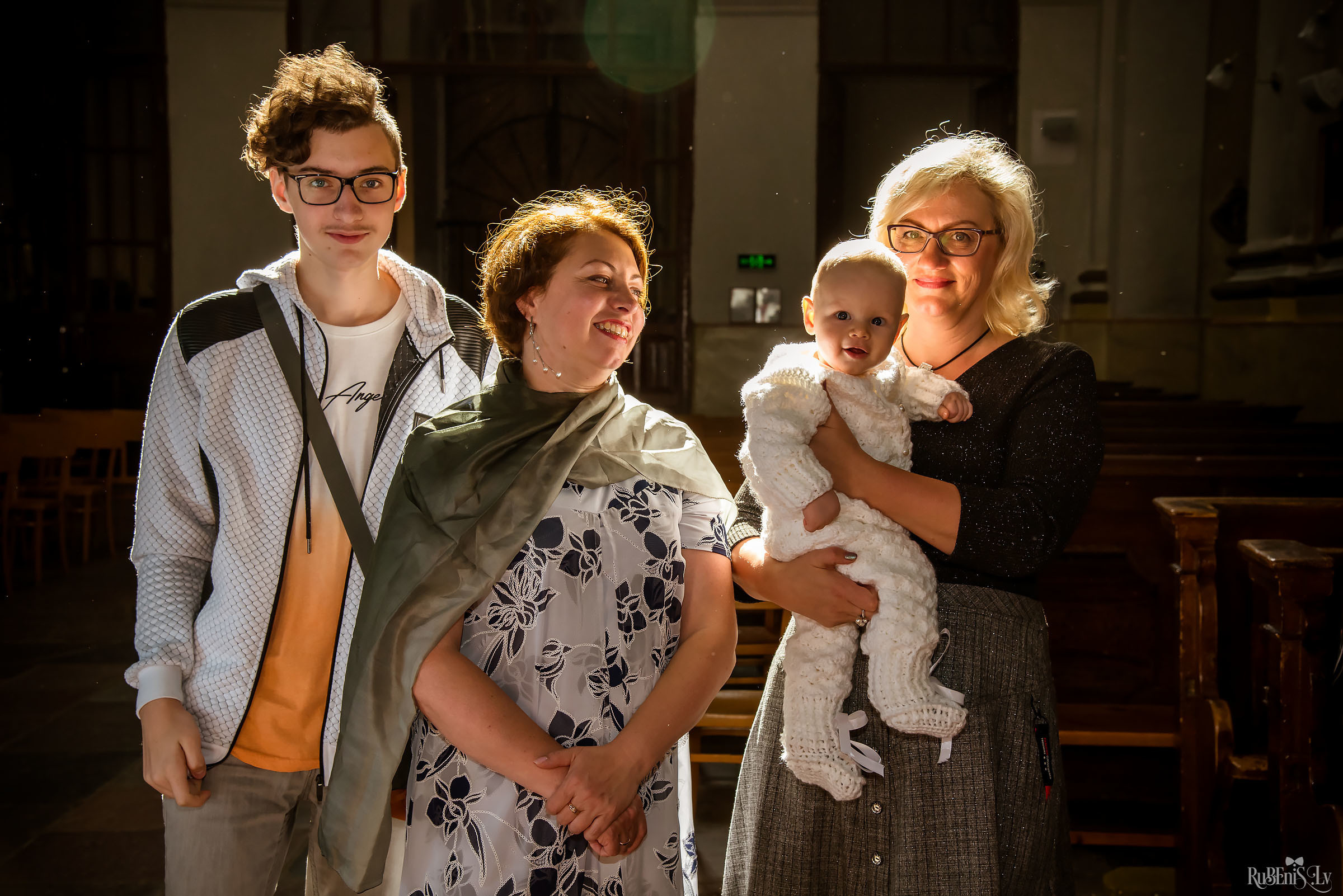 А — Крещение / Анонс. Фотограф Ромуальд Рубенис и Артемий Сташанс
