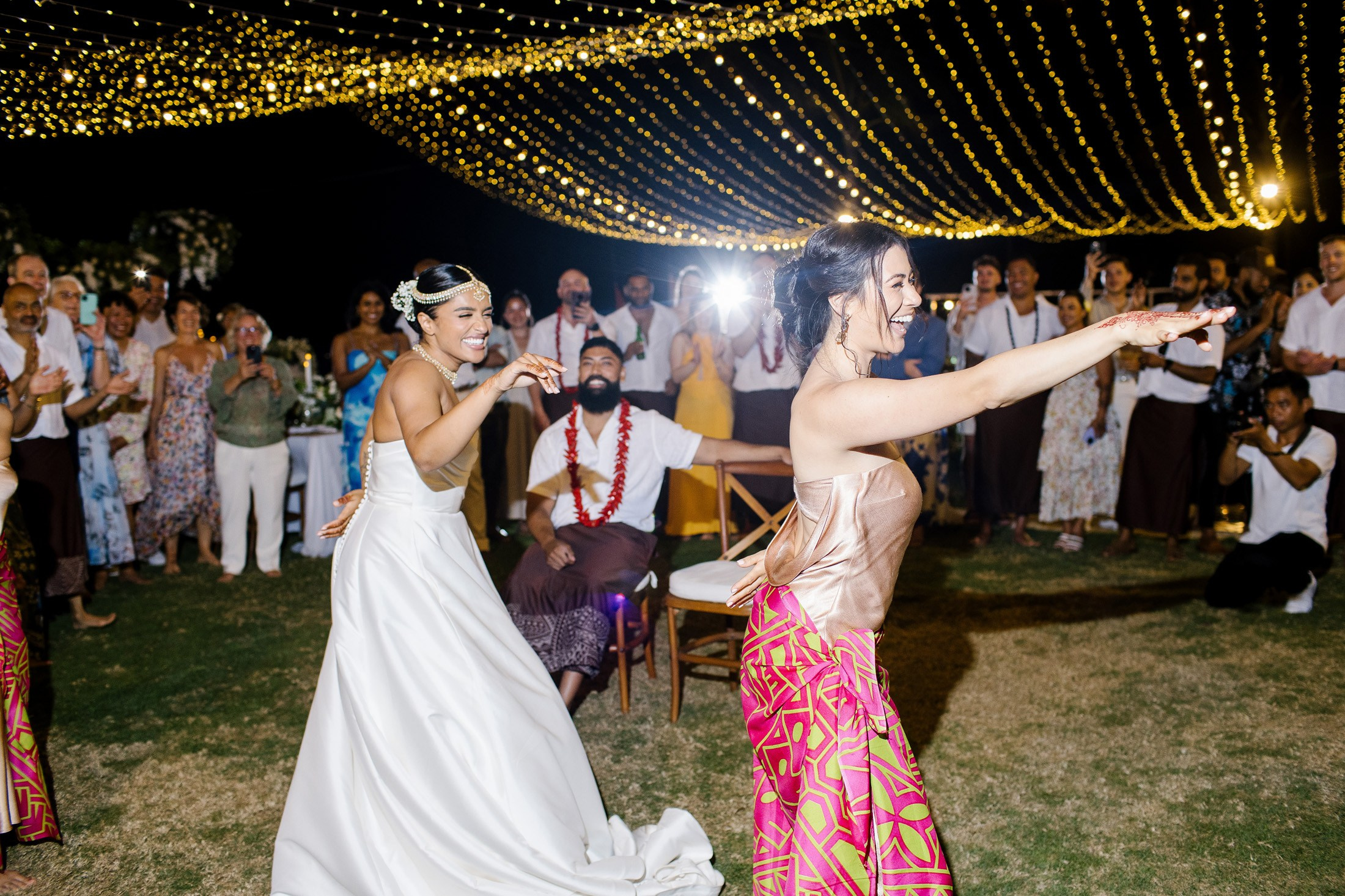 Big funny wedding with guests in paradise Bali island. Get.it.feel — Aesthetic Photography and Videography