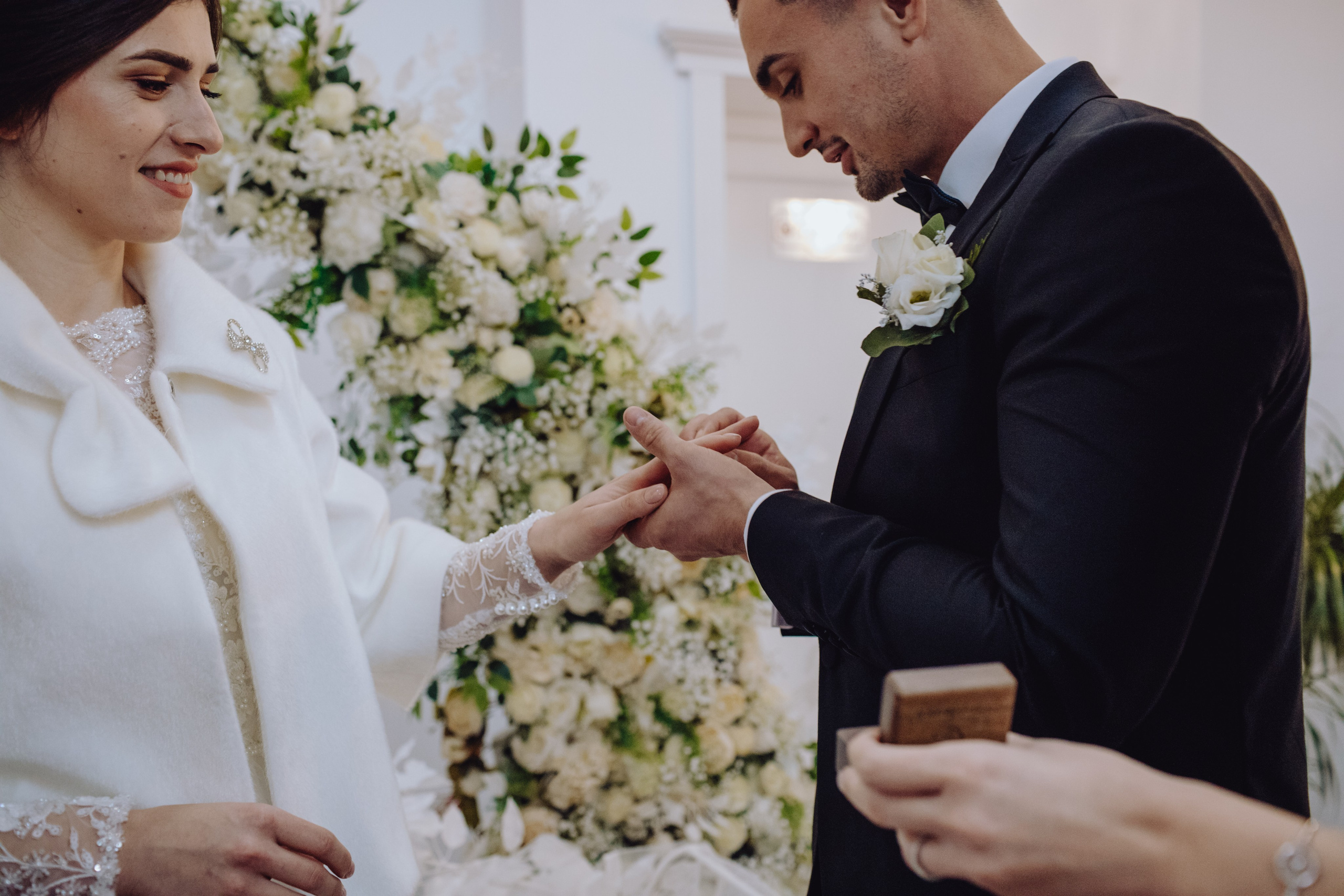 Adi & Angela. Wedding & couple photographer from Romania Rut Vetan