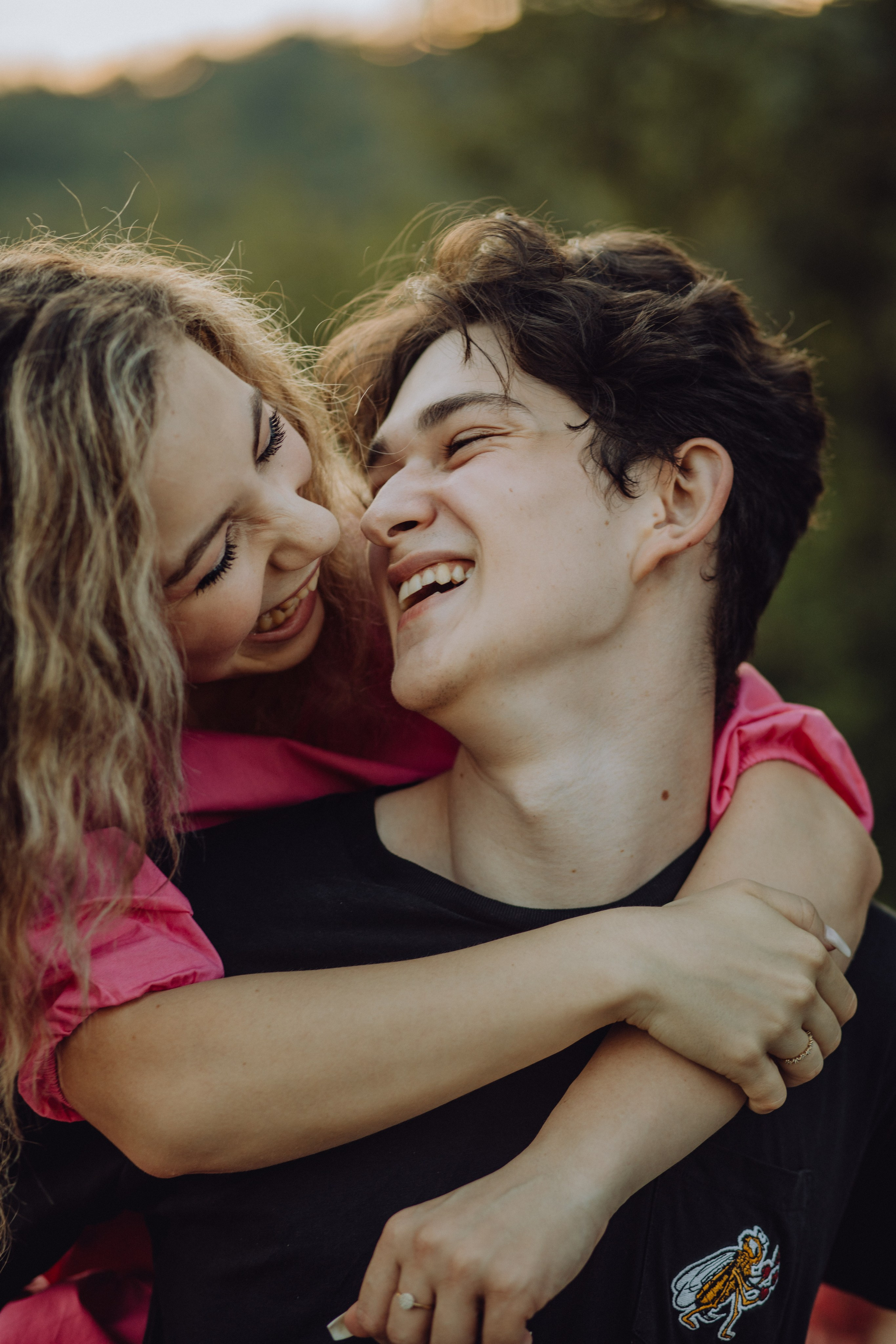 Raul & Larisa. Wedding & couple photographer from Romania Rut Vetan