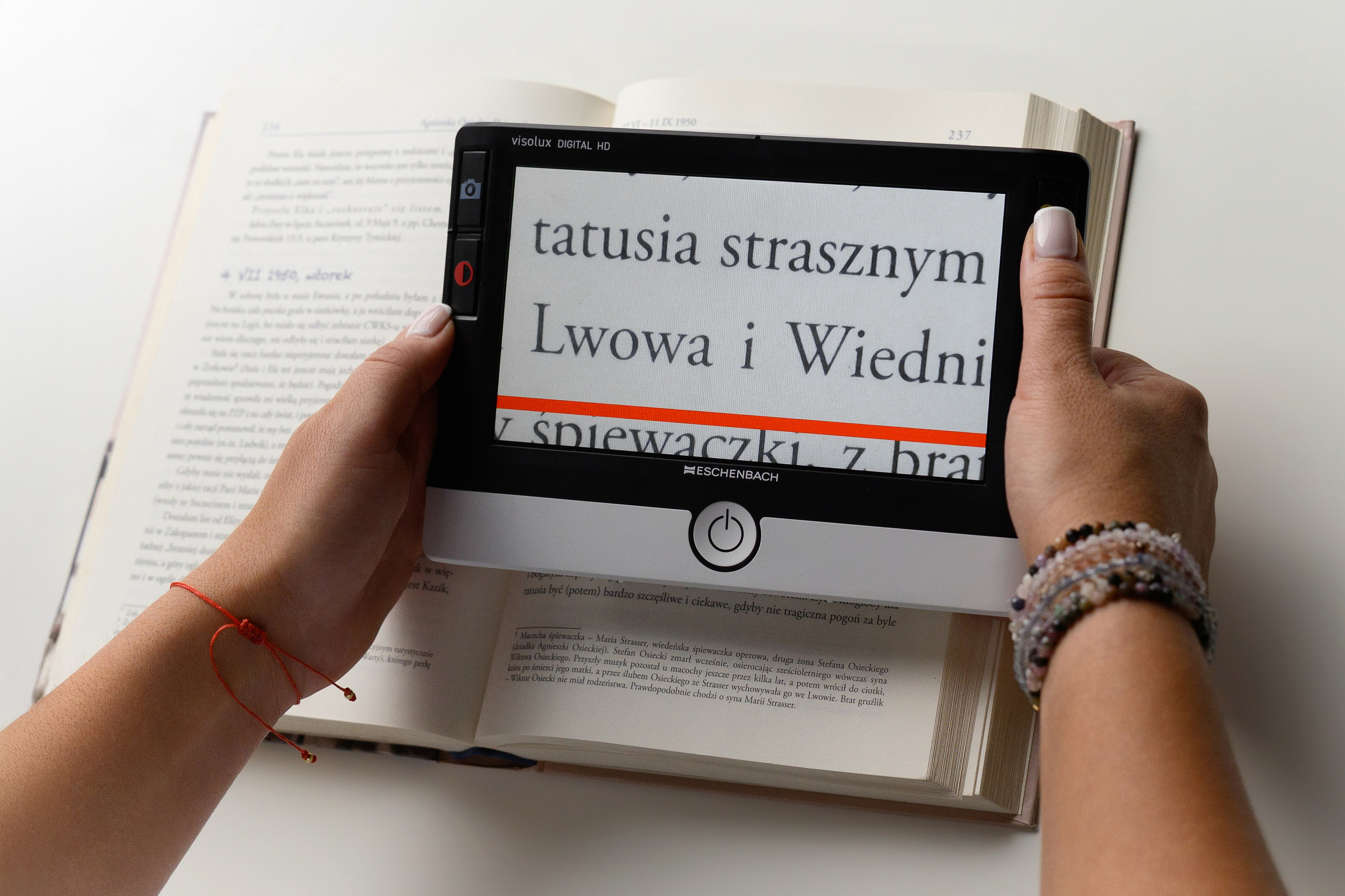 Sesja produktowa w studio fotograficznym. Wedding photographer Warsaw and Europe