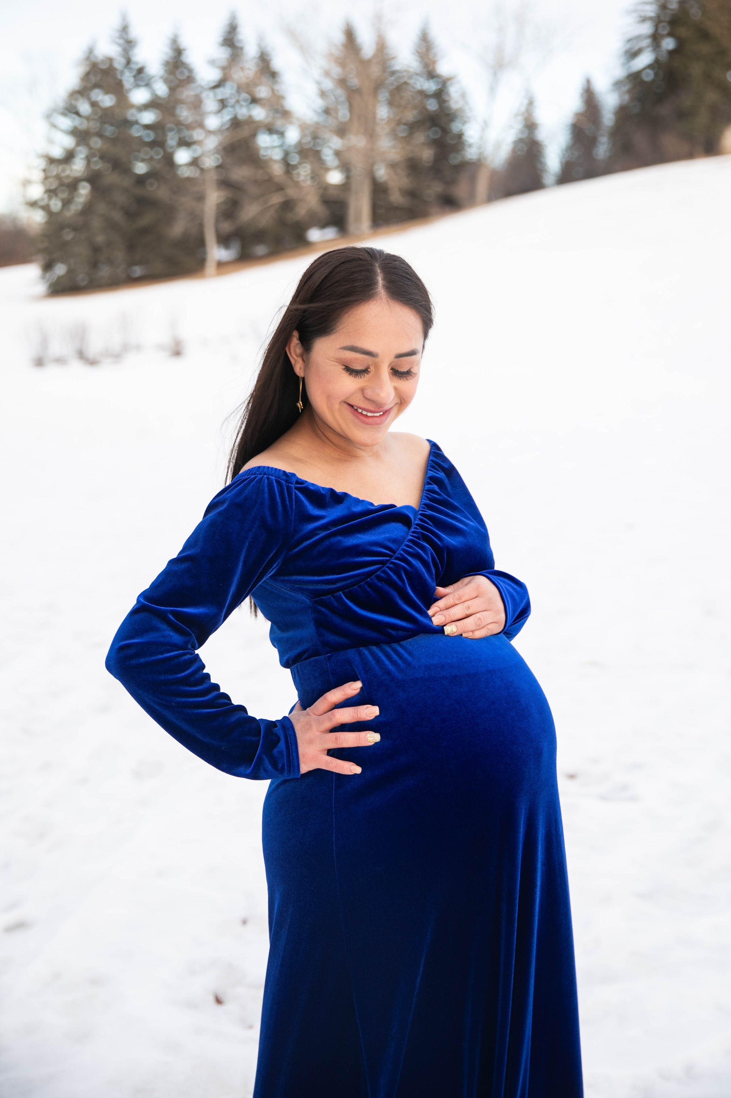 Maternity Photos — Confederation Park — Dulce. Fotografía accesible en Calgary