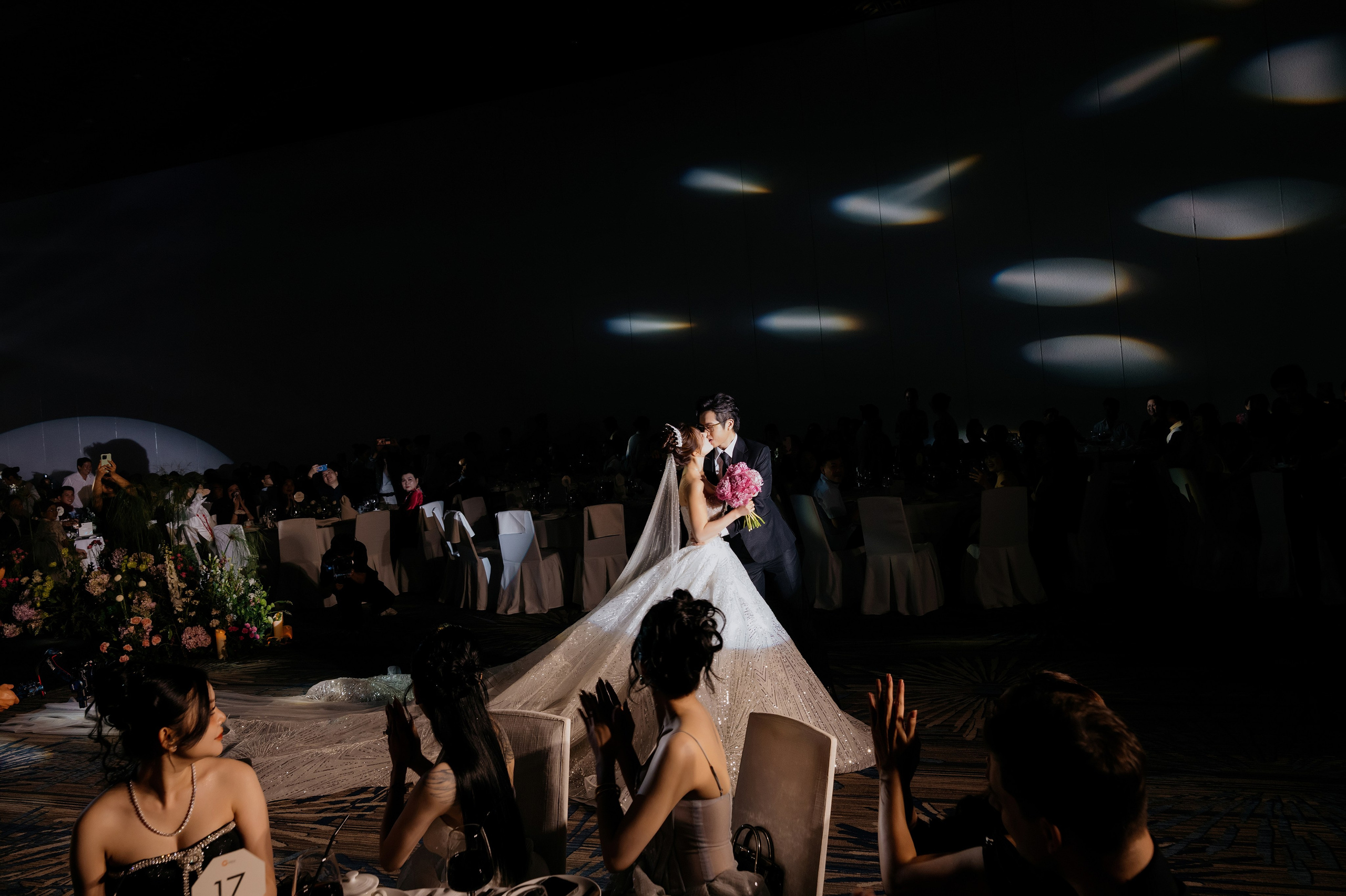 Nicholas & KimThanh / GemCenter 24.05.2026. Nhiếp ảnh gia đám cưới hàng đầu tại Thành Phố Hồ Chí Minh