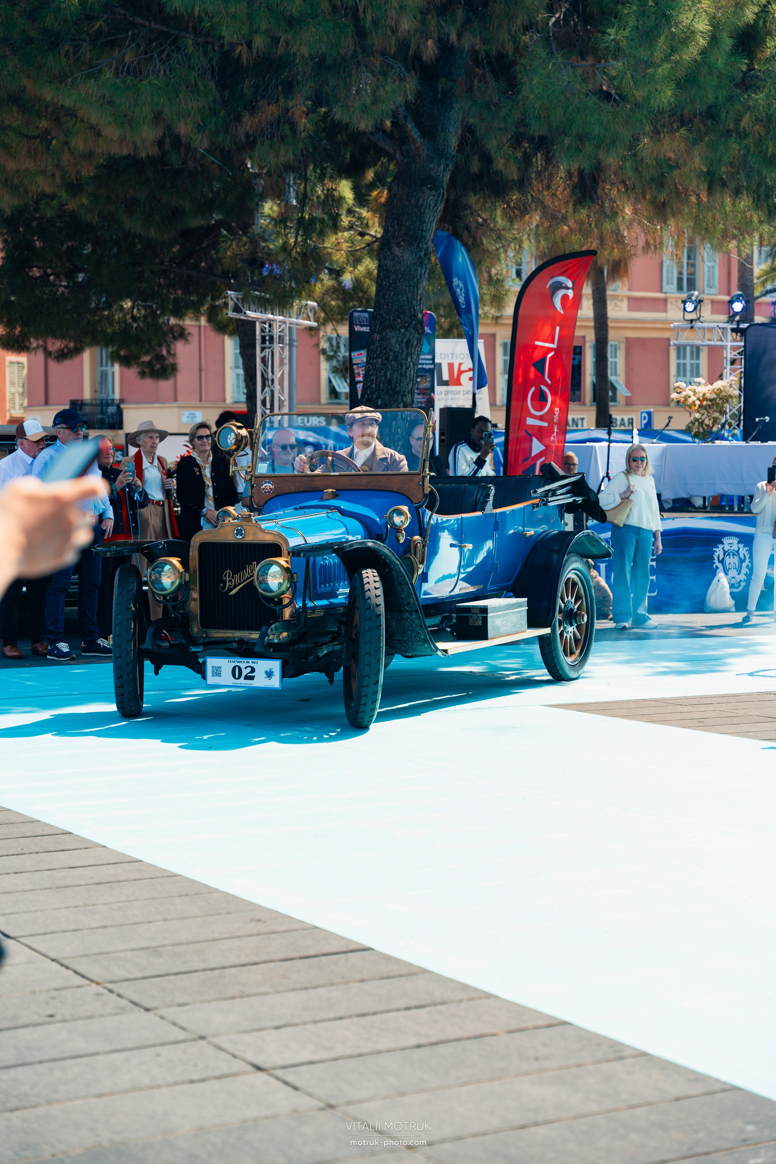 Legends de Nice. Photographe de voitures à Paris — Vitalii Motruk