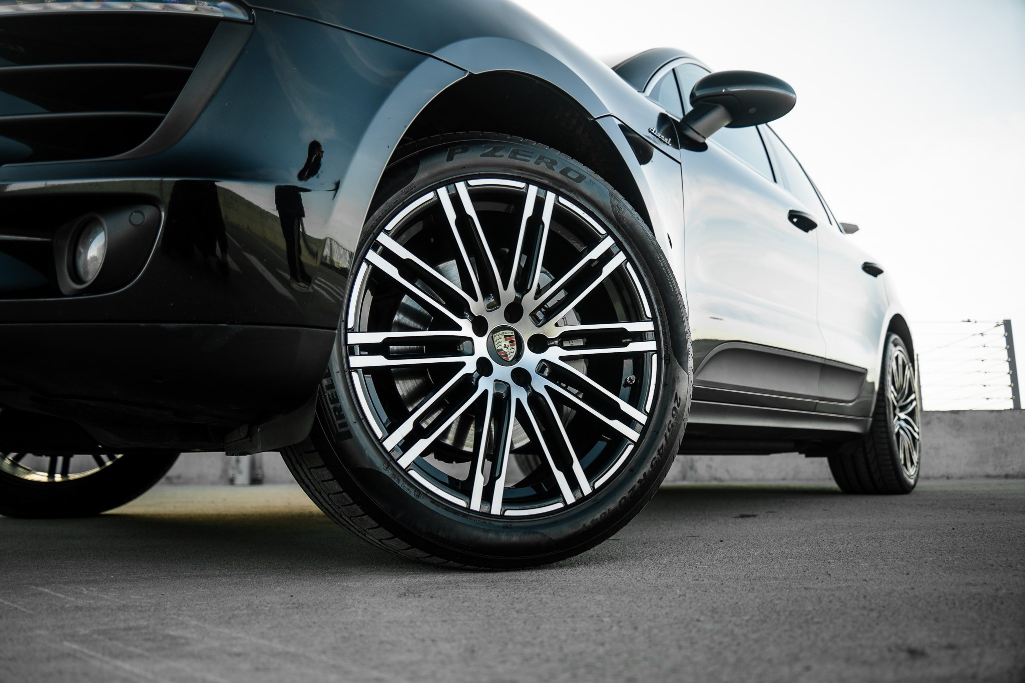 PORSCHE macan. LOHA VISUALS — AUTOMOTIVE PHOTOGRAPHY