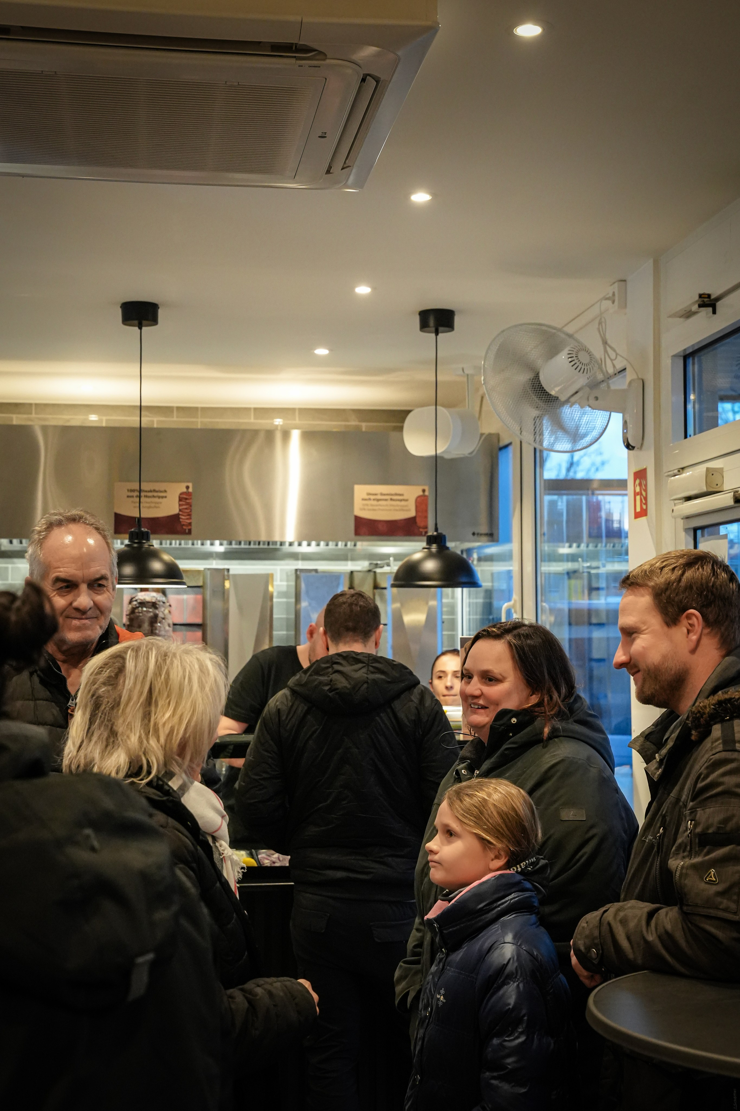 „Eröffnung-Dönerladen“. Fotografin Yuliia Turinina in Stuttgart