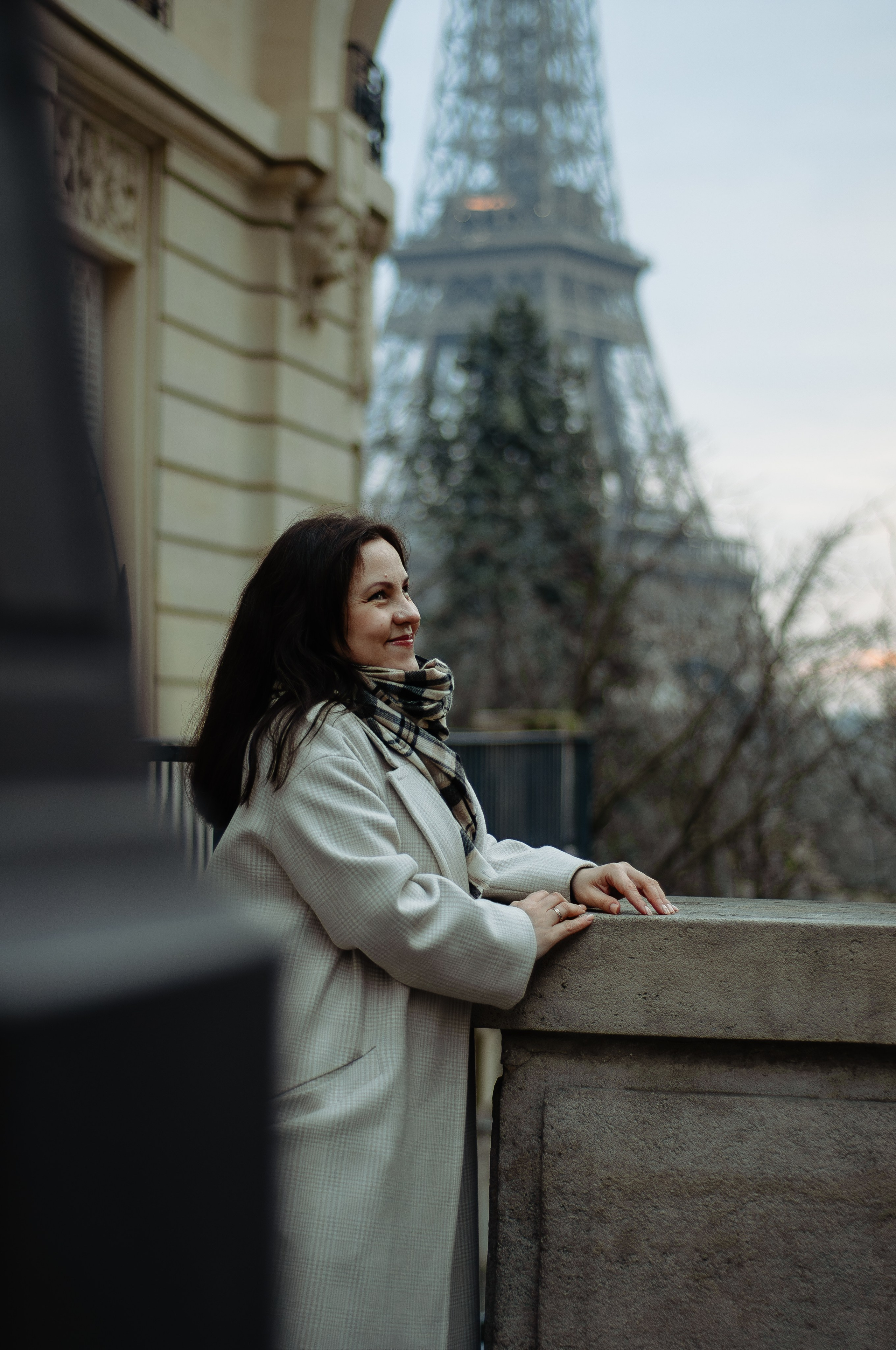 Зимняя фотосессия у Эйфелевой башни. Фотограф в Париже Полина Осипова
