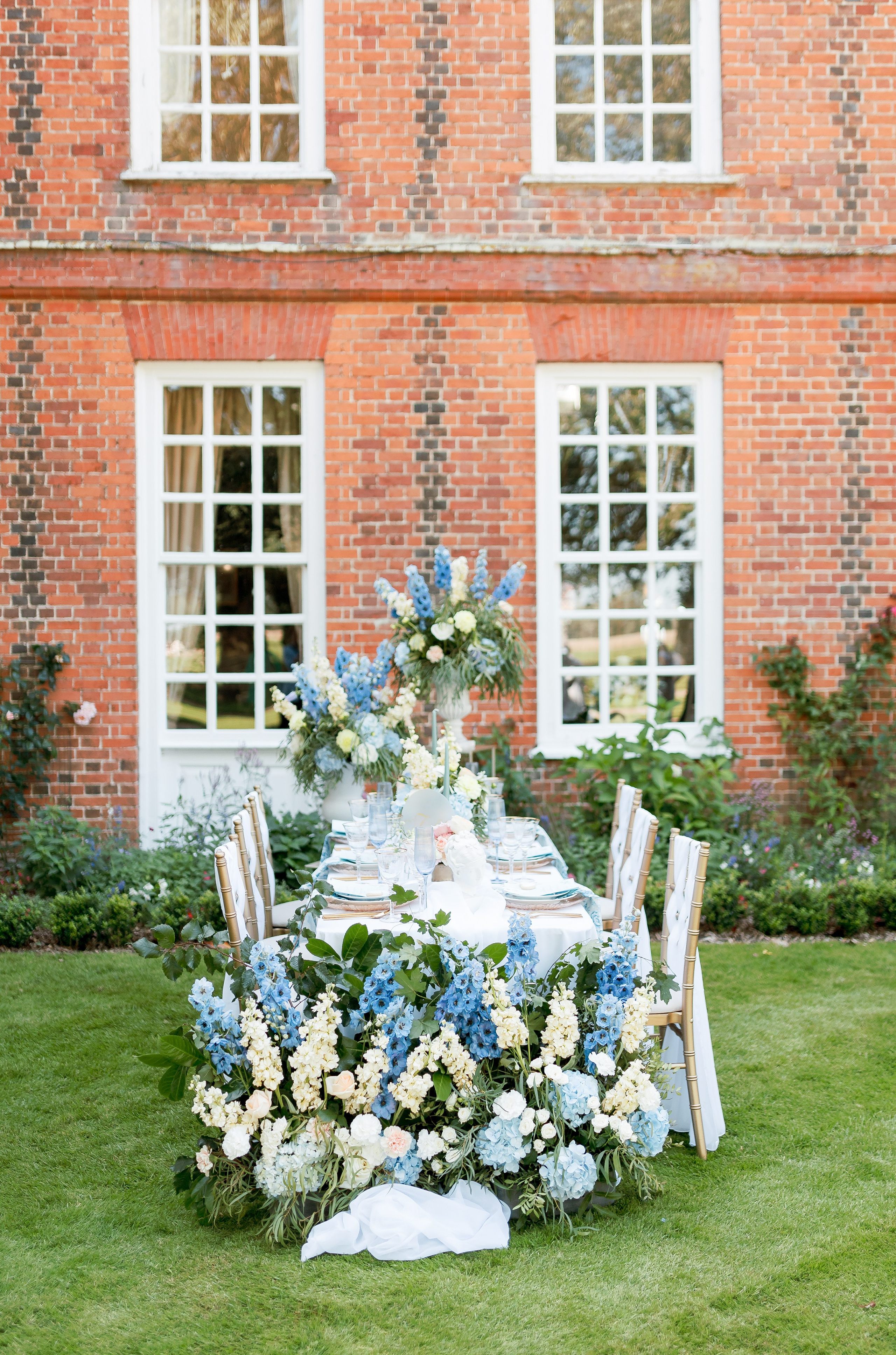 Regal Romance | Editorial Photoshoot at Gosfield Hall, London Estat. YES I DO PRODUCTION — Wedding photography&videography