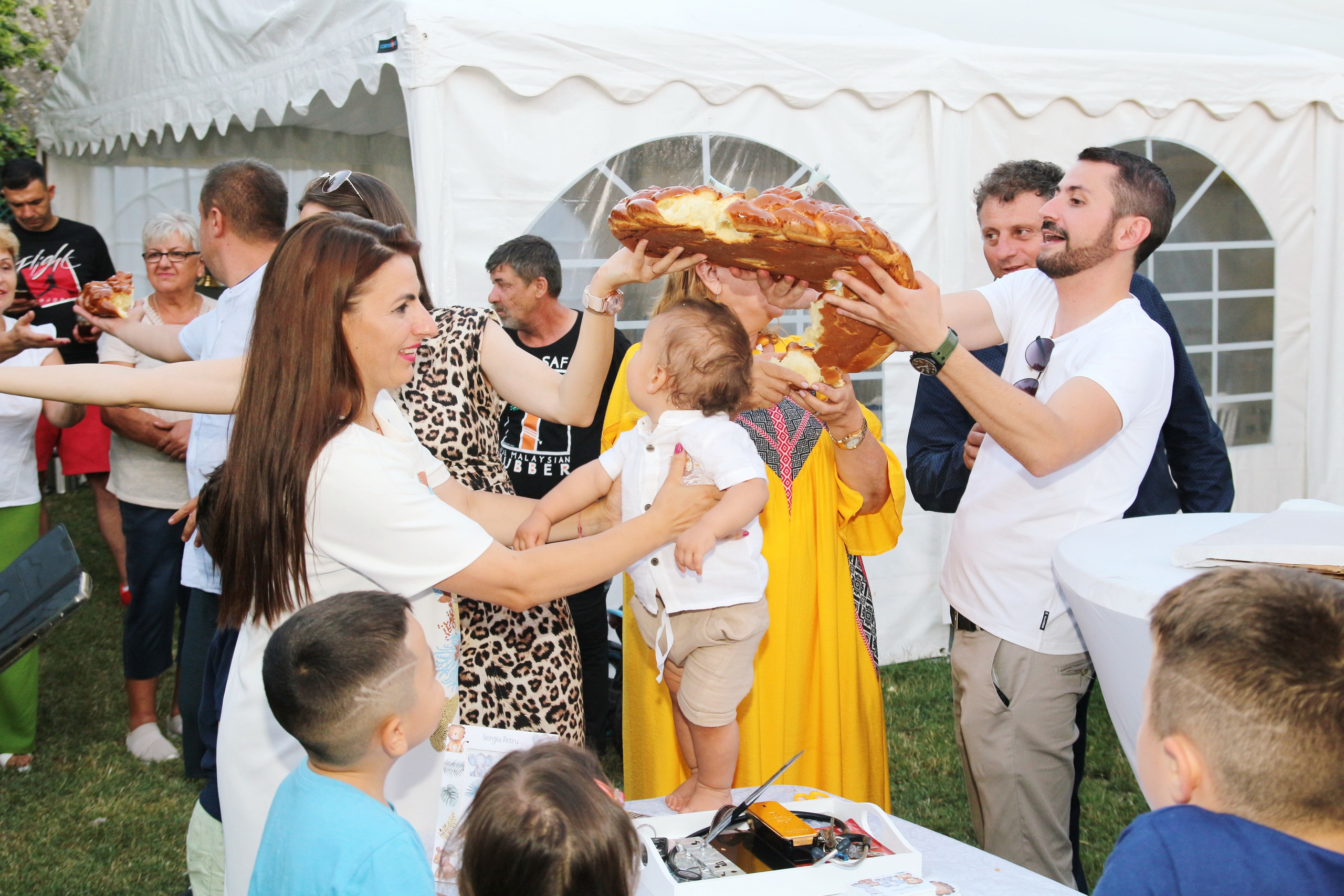 BYZO MEDIA. PETRU BYZO - family and children photographer in ROMANIA