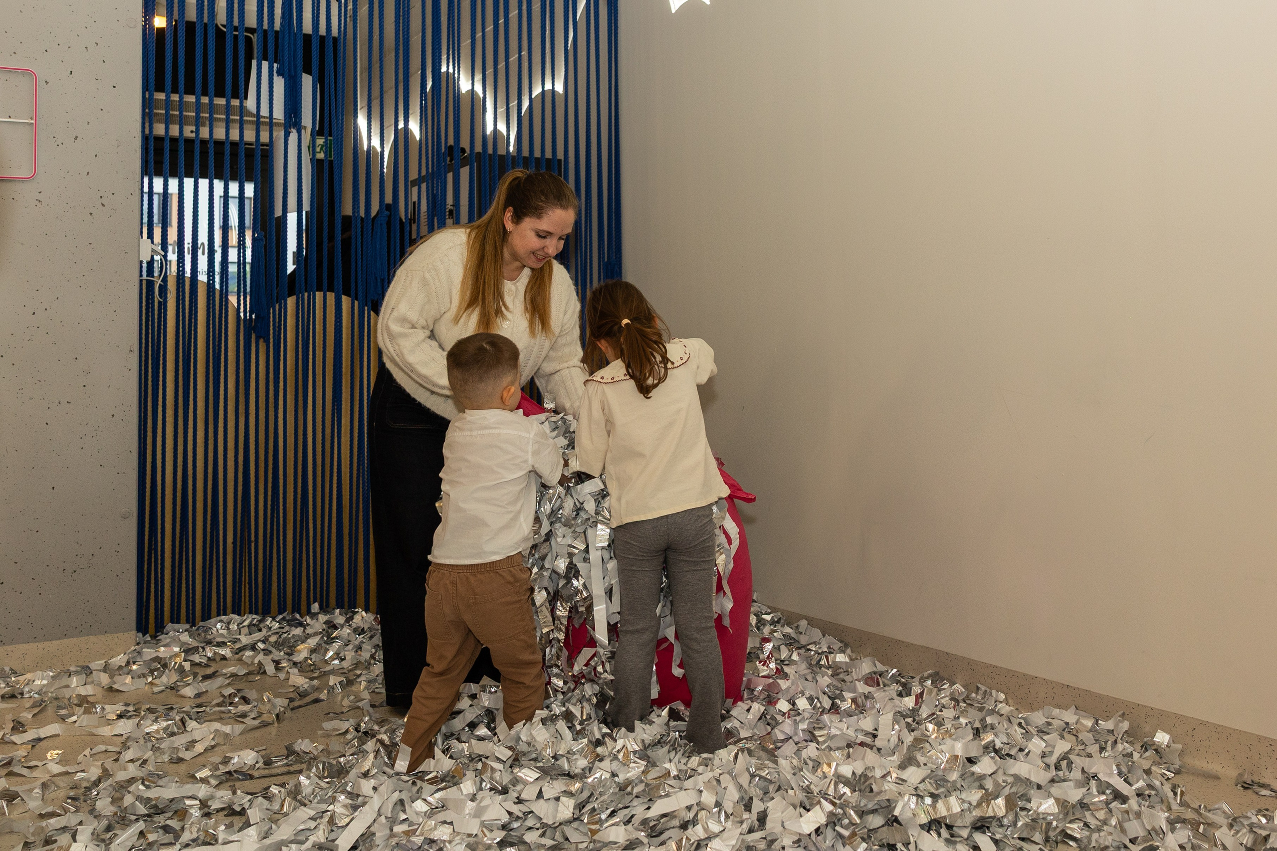 День рождения Артёма 24 января 2026 года. Семейный и детский фотограф в Варшаве Мила Бобровская