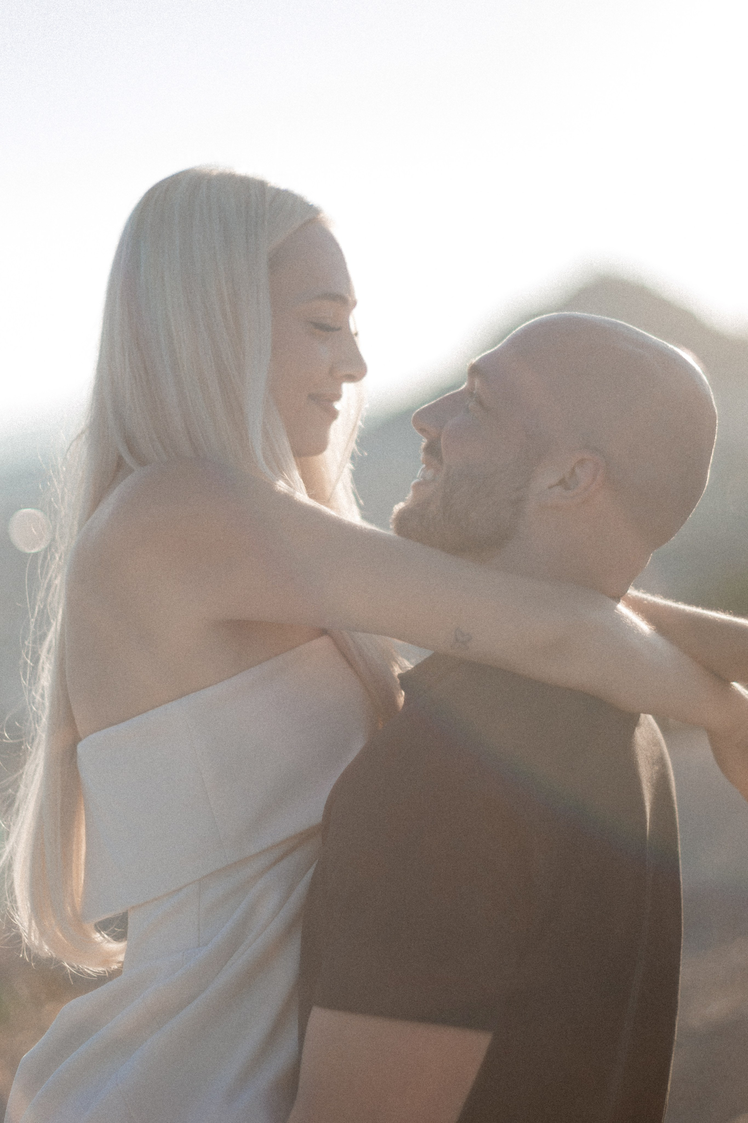 Carissa and Skyler’s sunrise in Athens. Photographer in Greece Kristina