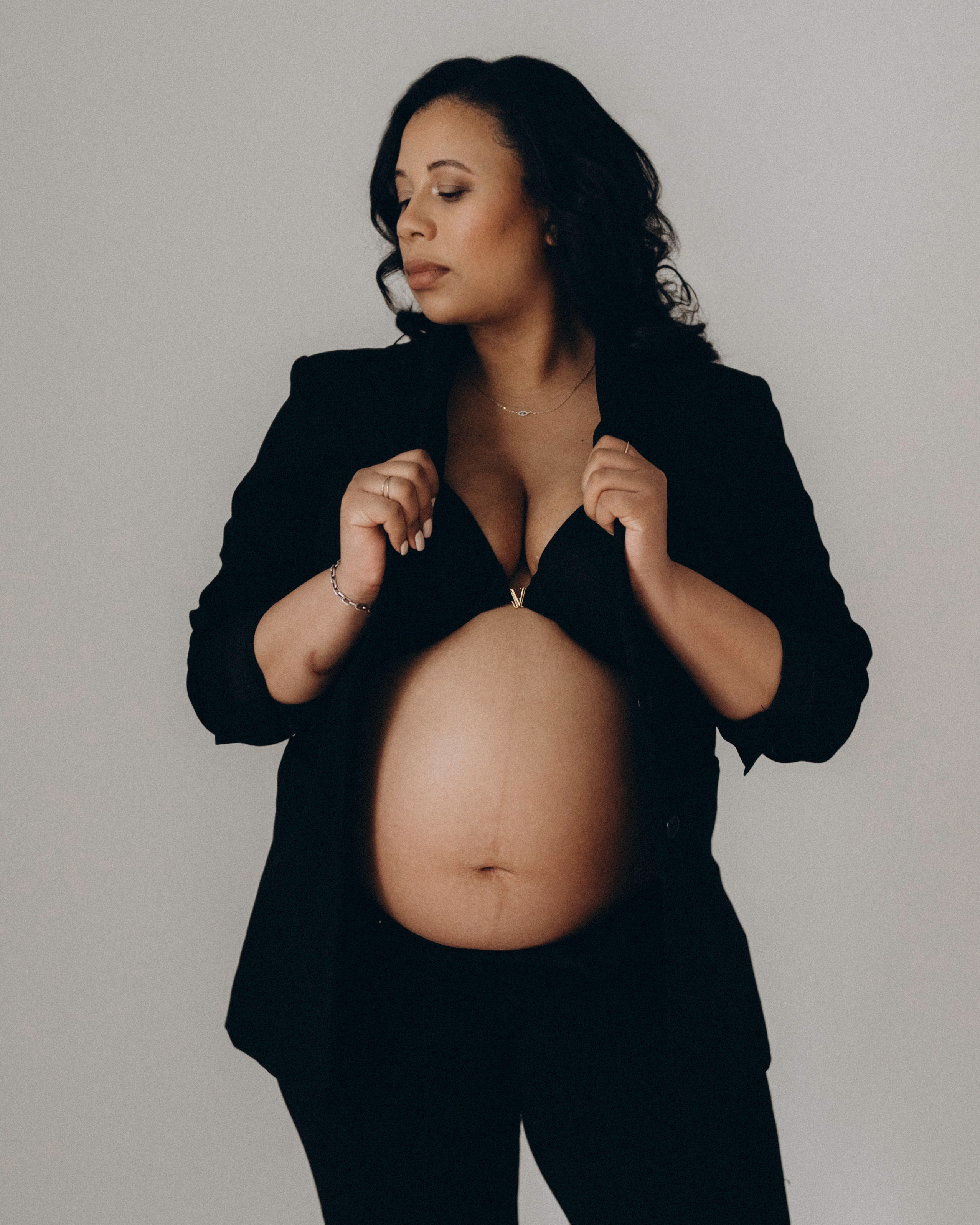 Nadia. Modern maternity photographer in Long Island New York