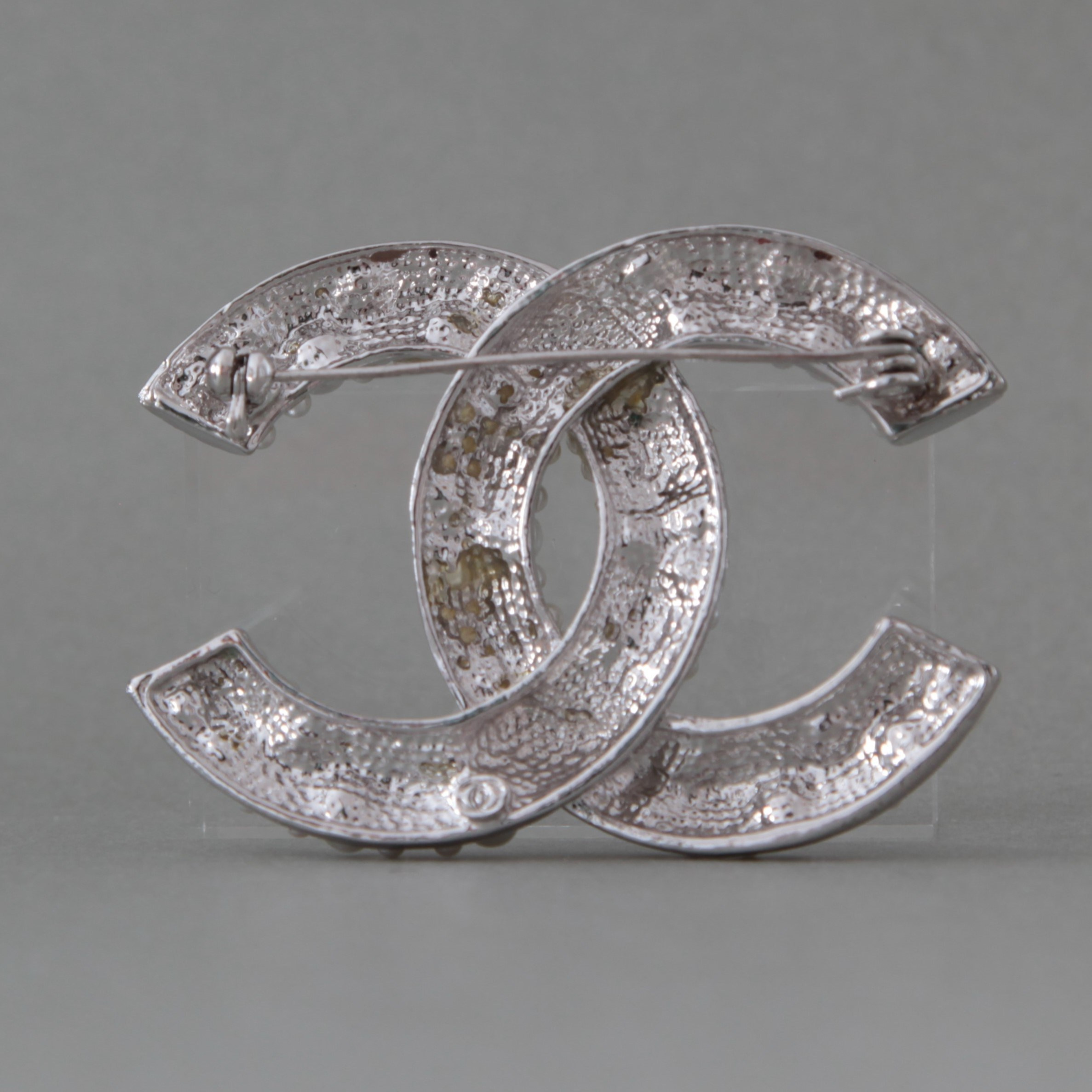 Chanel. Современнные и актикварные украшения в Барселоне, Москве и Санкт-Петербурге