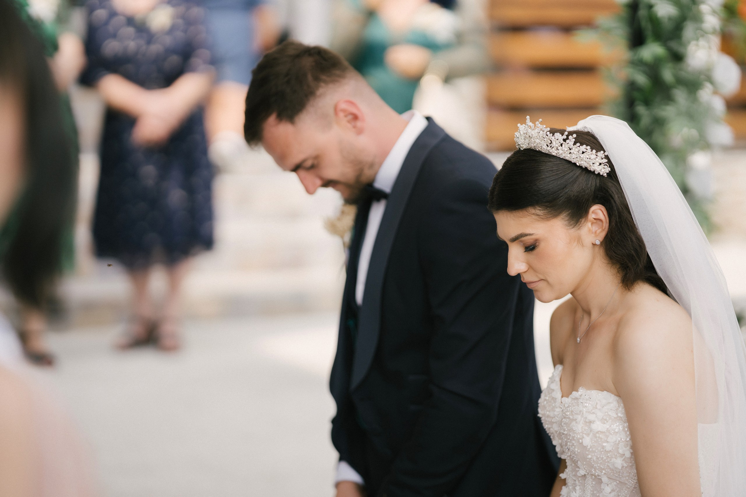 1. Mireasa Adriana în timpul pregătirilor de nuntă în Tudora Botoșani2. Costumul mirelui Ionuț fotografiat artistic în ziua nunții3. Prietenii mirelui la tradițiile de nuntă în Tudora4. Bărbieritul mirelui în cadrul obiceiurilor tradiționale de nuntă5. Fotografii de familie la biserică în ziua nunții6. Portret de familie cu mirii și copilul lor la nunta din Botoșani7. Primul dans al mirilor la Mariage Dor Baisa Botoșani8. Decor elegant de nuntă la Mariage Dor Baisa9. Emoții și tradiții la nunta din Tudora județul Botoșani10. Fotograf profesionist de nuntă în Botoșani surprinzând momente autentice - otograf-nunta-botosanifotograf-evenimente-botosanifotograf-profesionist-botosanifotograf-nunta-tudoranunta-tudora-botosanisedinta-foto-nunta-botosanipoze-nunta-botosanifotografii-nunta-tudorafotograf-cununie-religioasa-botosanibiserica-sfintii-imparati-constantin-si-elena-tudoramariage-dor-baisa-botosanirestaurant-nunta-botosanidansul-mirilor-mariage-dorpregatiri-mire-botosanipregatiri-mireasa-botosanitraditii-nunta-moldovaobiceiuri-nunta-tudorafotograf-familie-nunta-botosaniportret-miri-botosanigalerie-foto-nunta-botosanialbum-foto-nunta-botosaninunta-eleganta-botosaninunta-cu-traditii-botosanifotograf-premium-nunta-botosaniservicii-foto-video-botosanipoveste-de-nunta-botosanifotograf-documentar-nuntafotograf-natural-emotionalmiri-ionut-si-adriananunta-autentica-tudora -otograf-nunta-botosanifotograf-nunta-tudoranunta-tudora-botosanifotograf-evenimente-botosanifotograf-profesionist-botosaniservicii-foto-video-botosanigalerie-foto-nunta-botosanialbum-foto-nunta-botosani - nunta-autentica-botosaninunta-cu-traditii-botosanipoveste-de-nunta-botosanifotografii-emotionante-nuntamomente-autentice-nuntafotografie-documentara-nuntafotograf-natural-nunta- pregatiri-miri-tudorabiserica-tudora-botosanicununie-religioasa-tudoramariage-dor-baisa-botosanipetrecere-nunta-botosanivalsul-mirilor-botosani - alino-foto-studio-botosaniionut-si-adriana-nunta-tudorafotograf-alin-chirila-botosani
