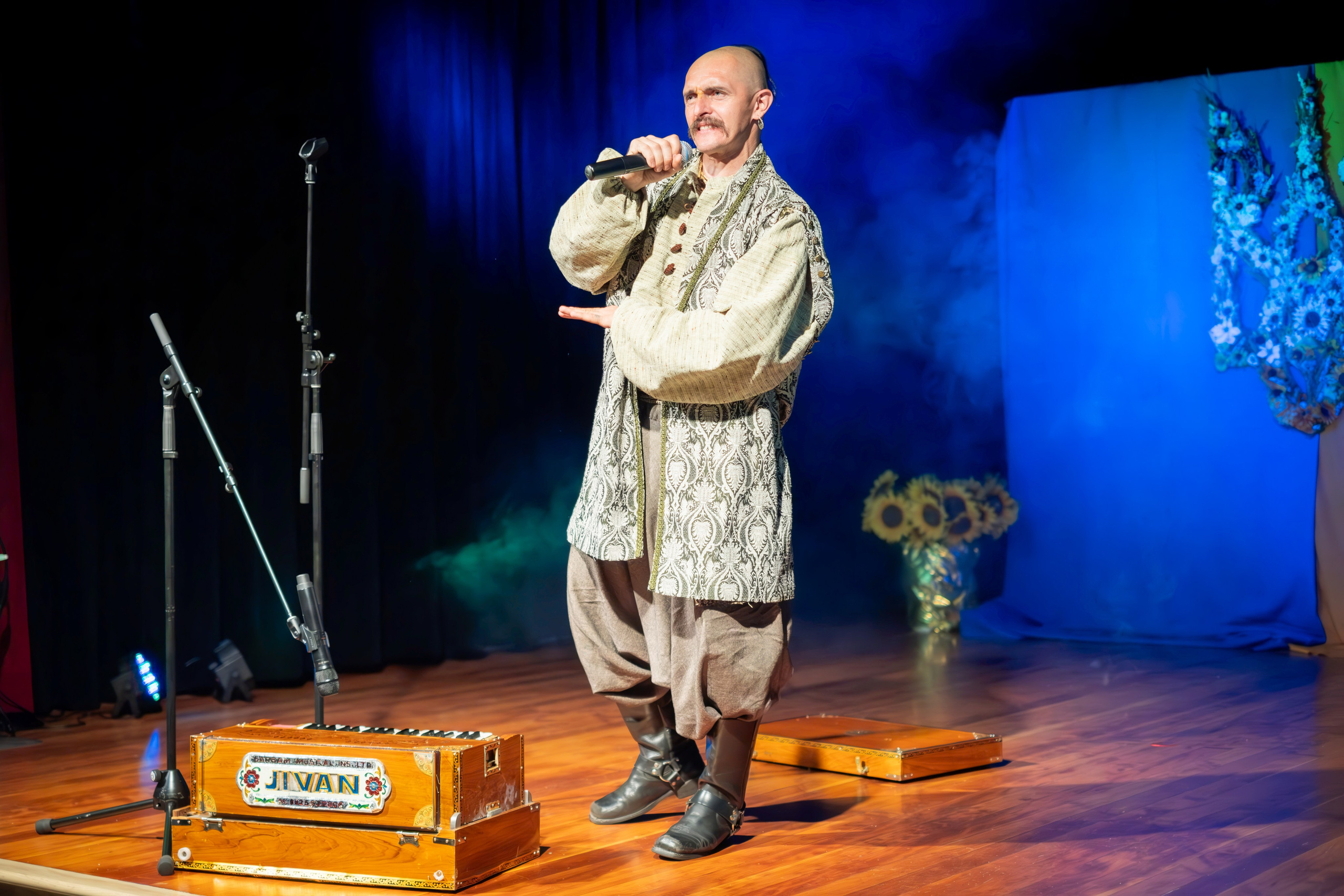 KOZAK SIROMAHA. Reportage concert portrait photography in the San Francisco Bay Area