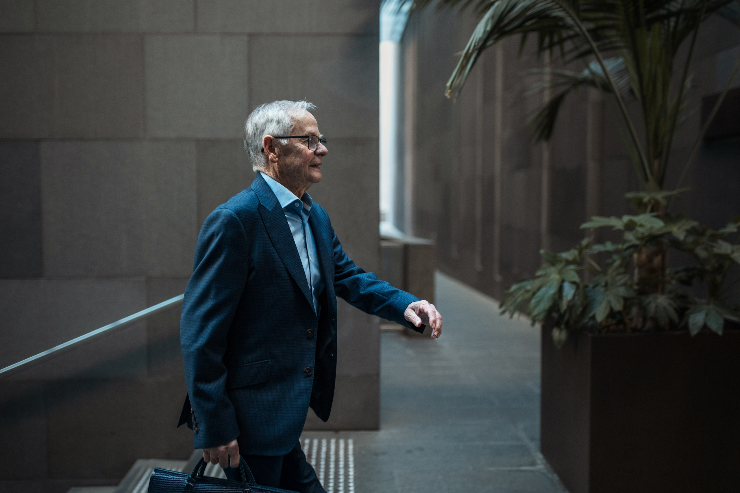 Ron Cole, Financial broker