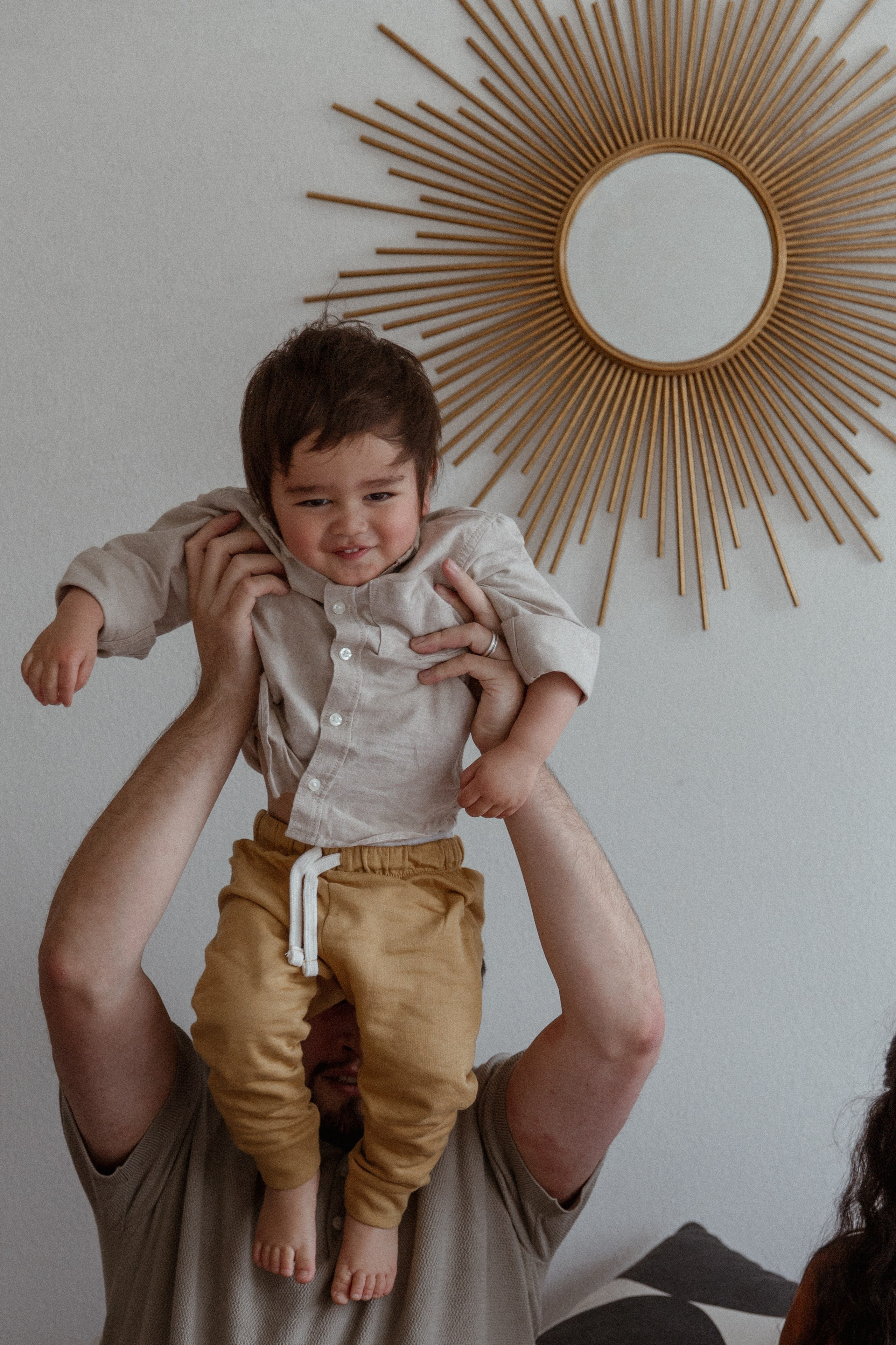 Family photosession at home. True self