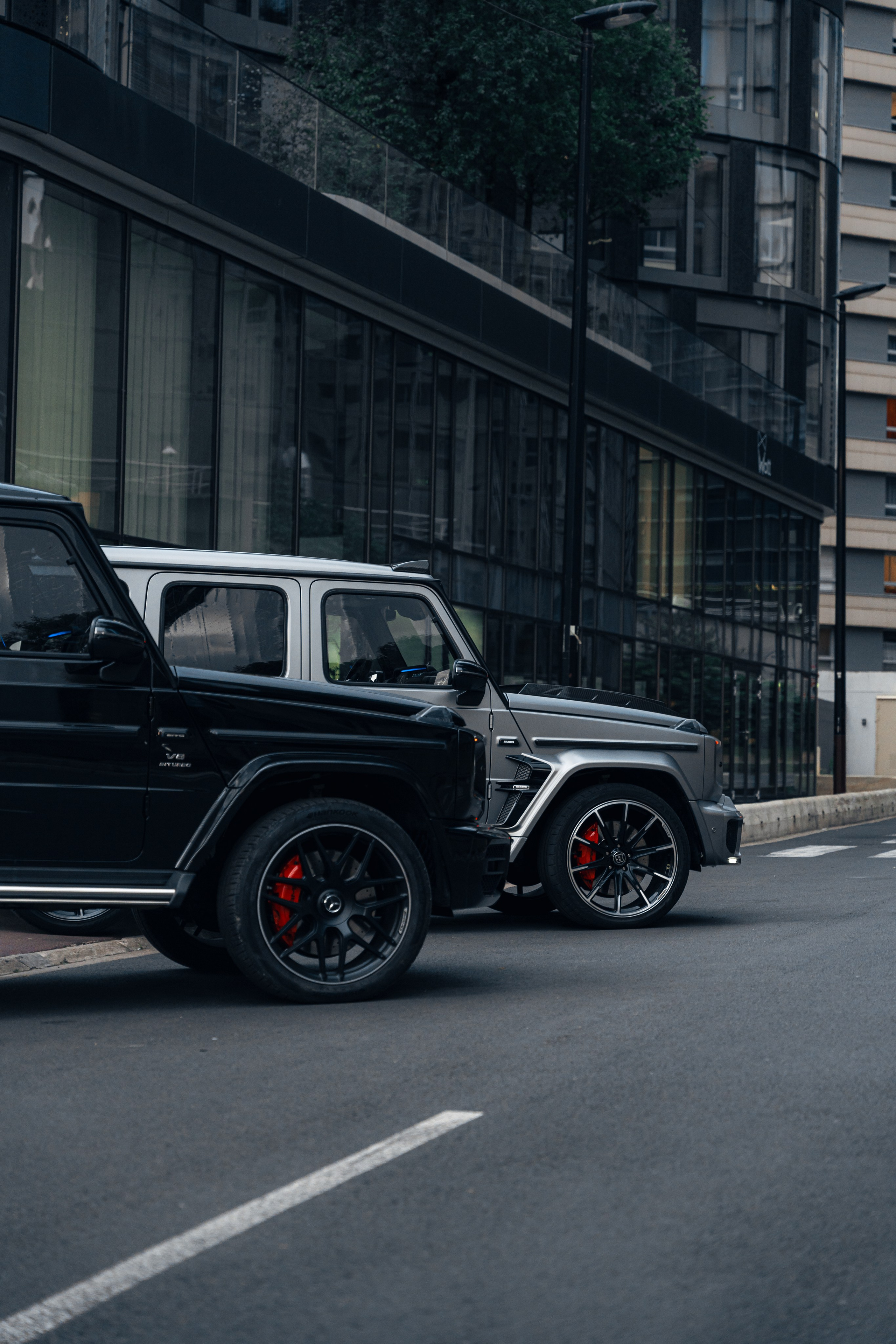 Mercedes G63 La Defense. Photographer in Paris — Vitalii Motruk