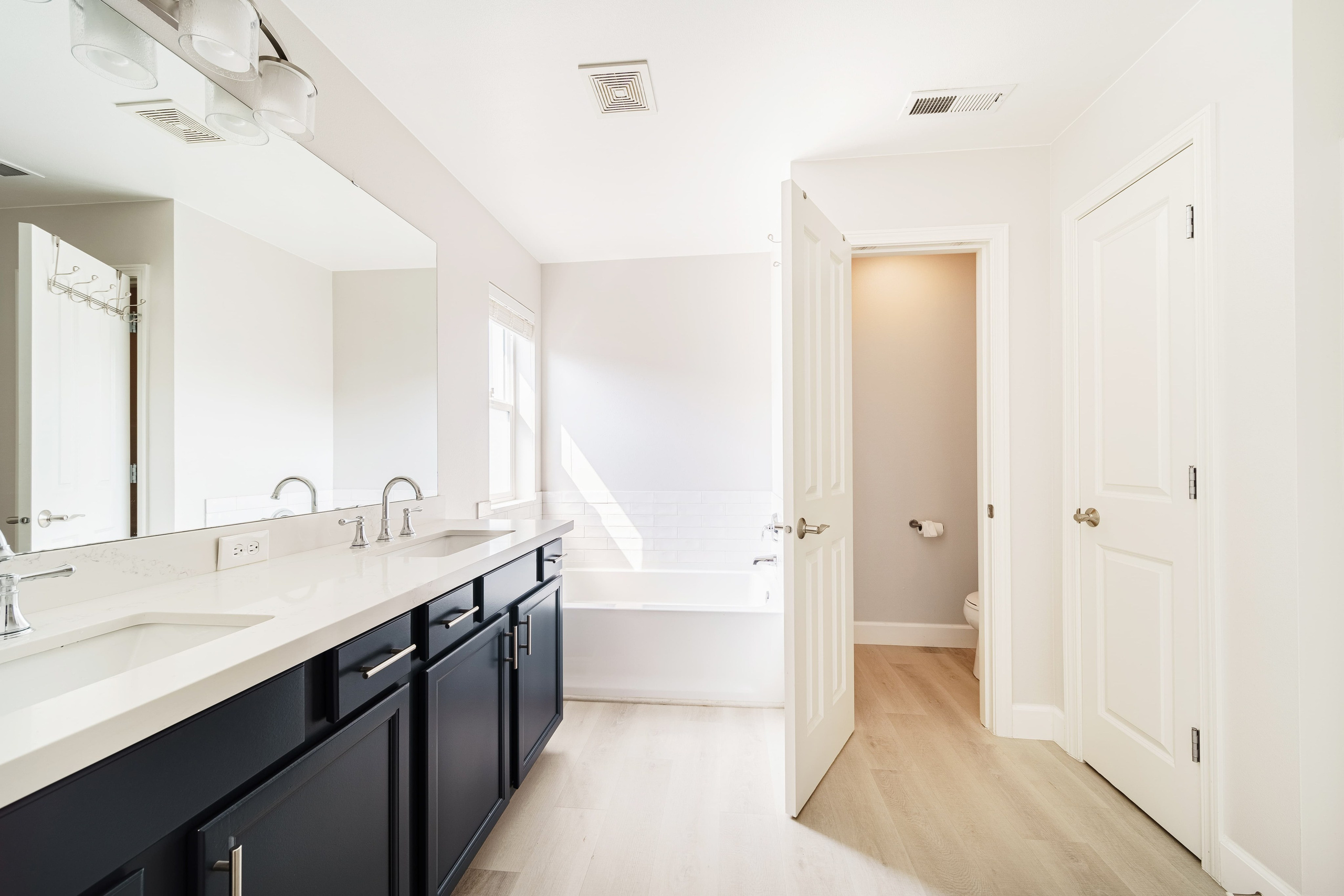 Real Estate photography. Washington state. EVAN ARISTOV WEDDING PHOTOGRAPHY — Seattle Wedding Photographer