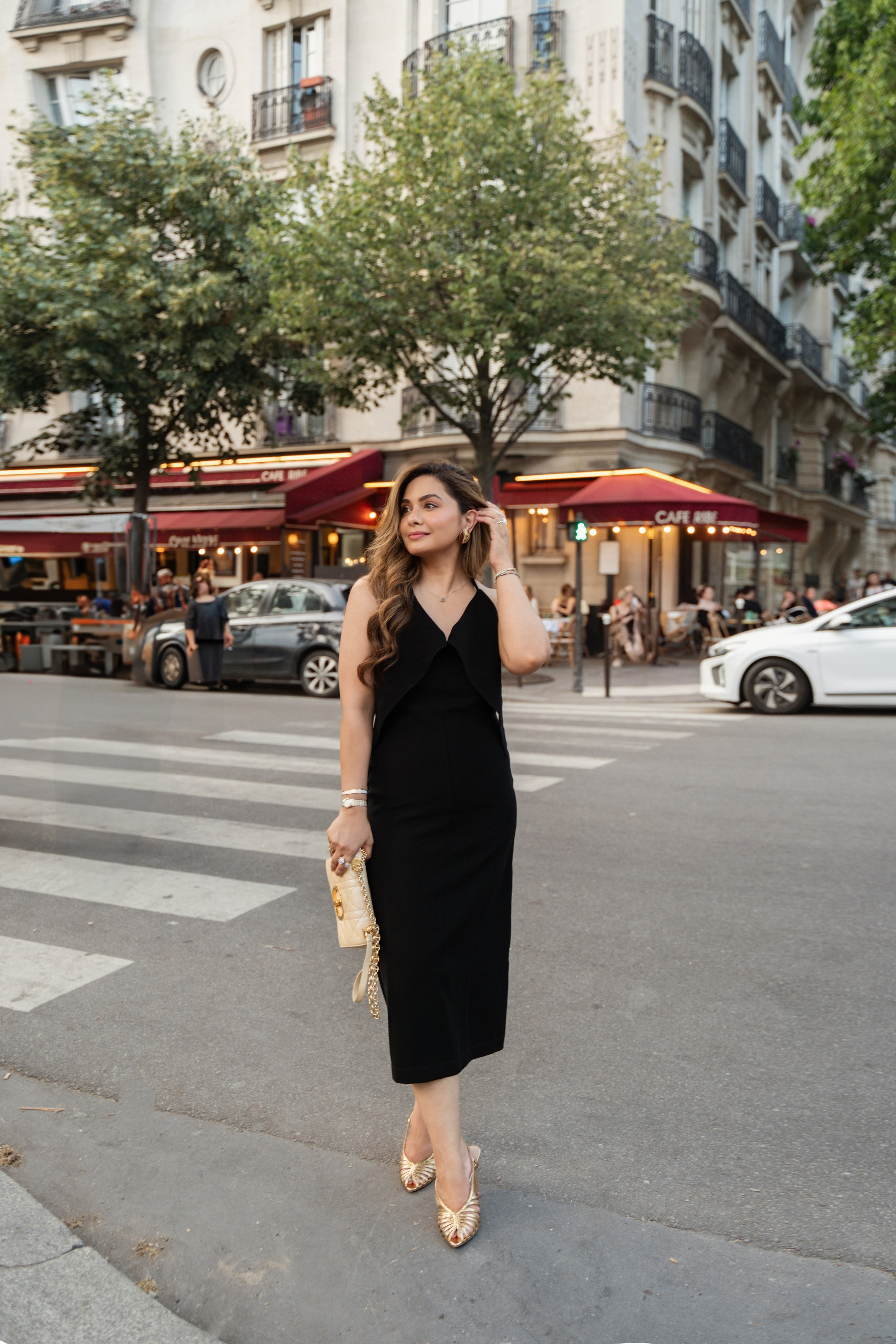 Megha (1 hour). Photographer in Paris|Solo and groups, portraits & content, couples photo-shoot in Paris at the best locations