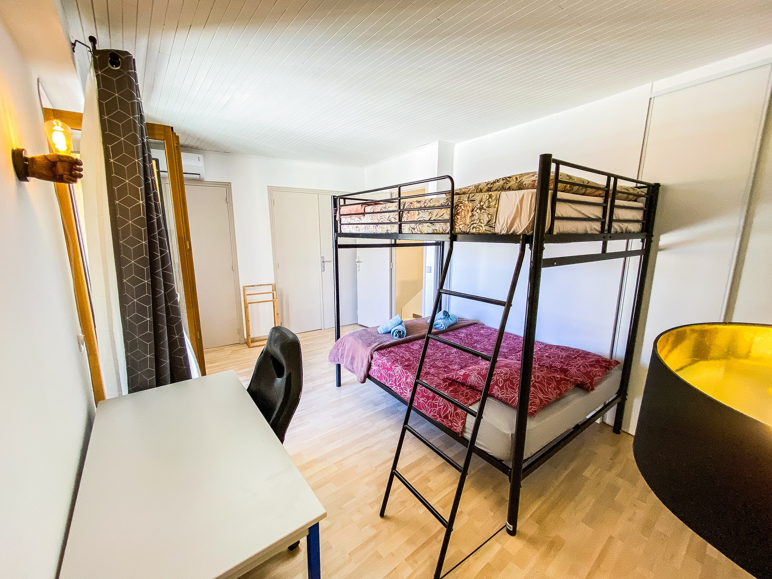 Photographie immobilière professionnelle – Location saisonnière | Happy NB – Vienne (86). Photographe professionnelle à Poitiers, Tours et Châtellerault | Studio photo entre Poitiers et Tours – portraits, familles, entreprises, ma