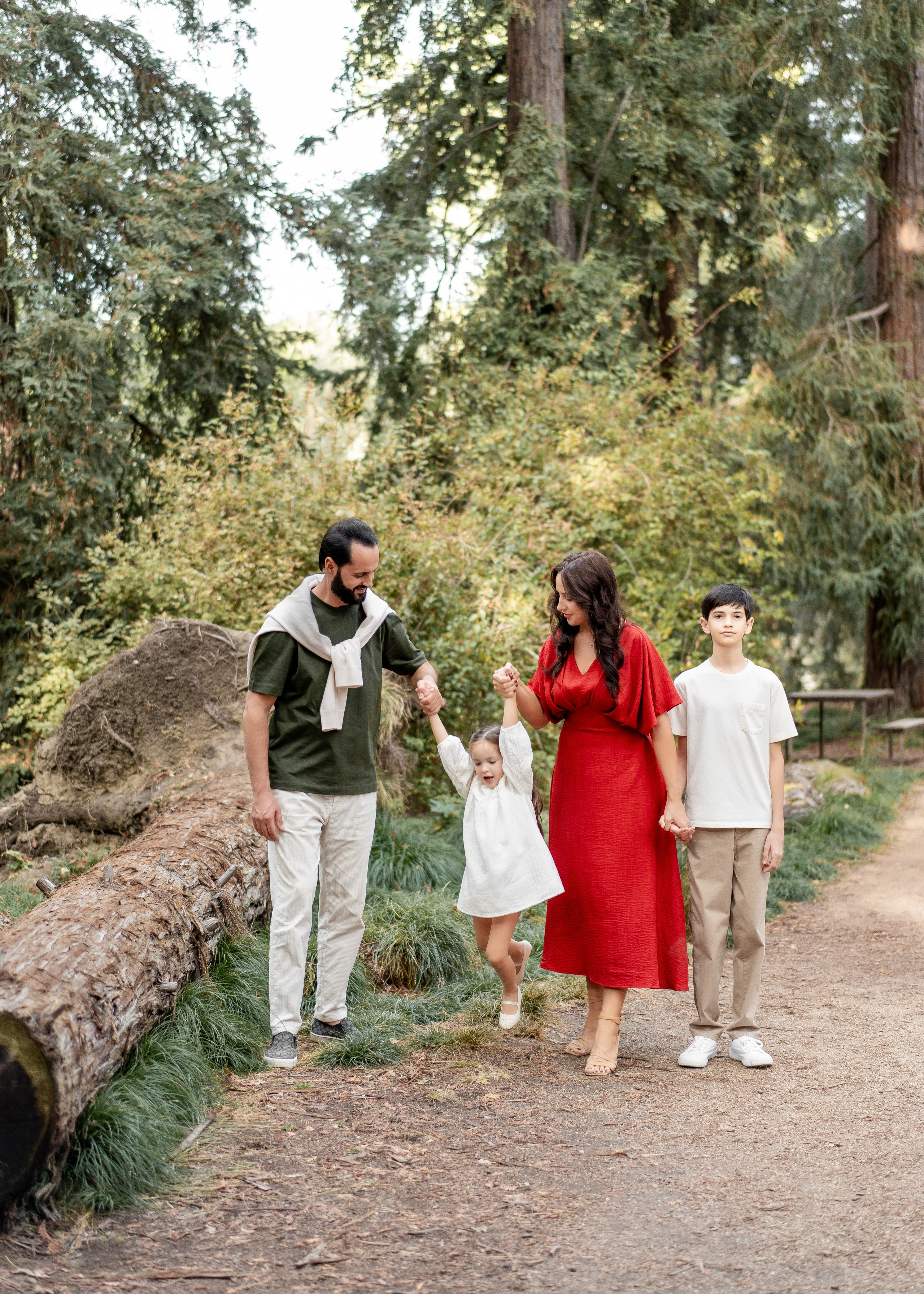 Mikhailov family. Family photographer in Sacramento | Sofia Pavenko
