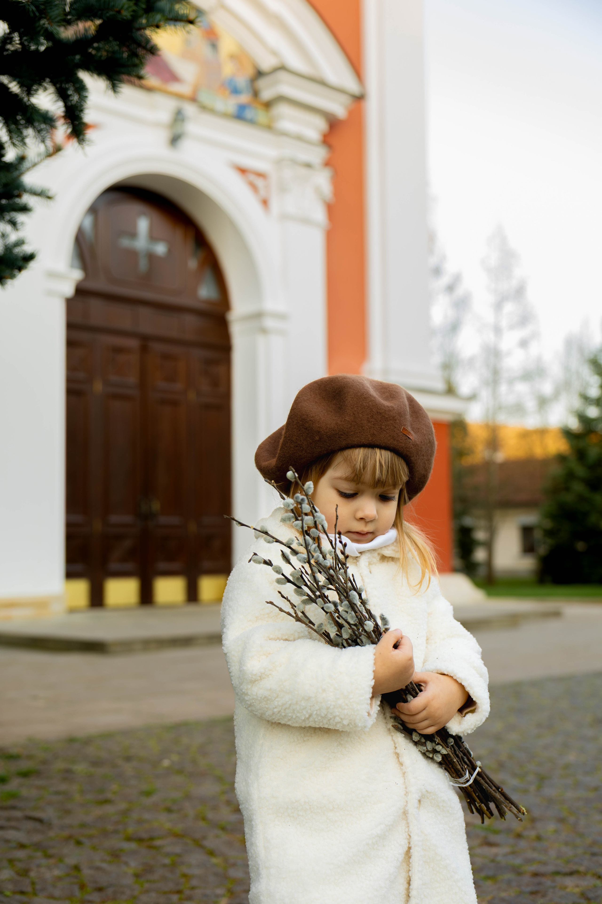 Фотосессия ребенка в вербное воскресенье. Семейный фотограф в Кишиневе, Молдова Врабий Ольга