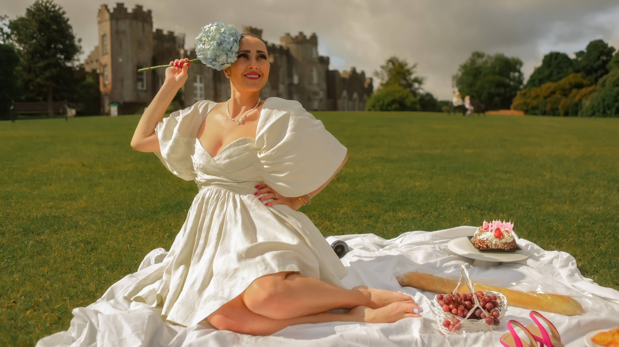 Sunny day at the Castle. Photographer Co Dublin, Balbriggan — Agata Maliseva
