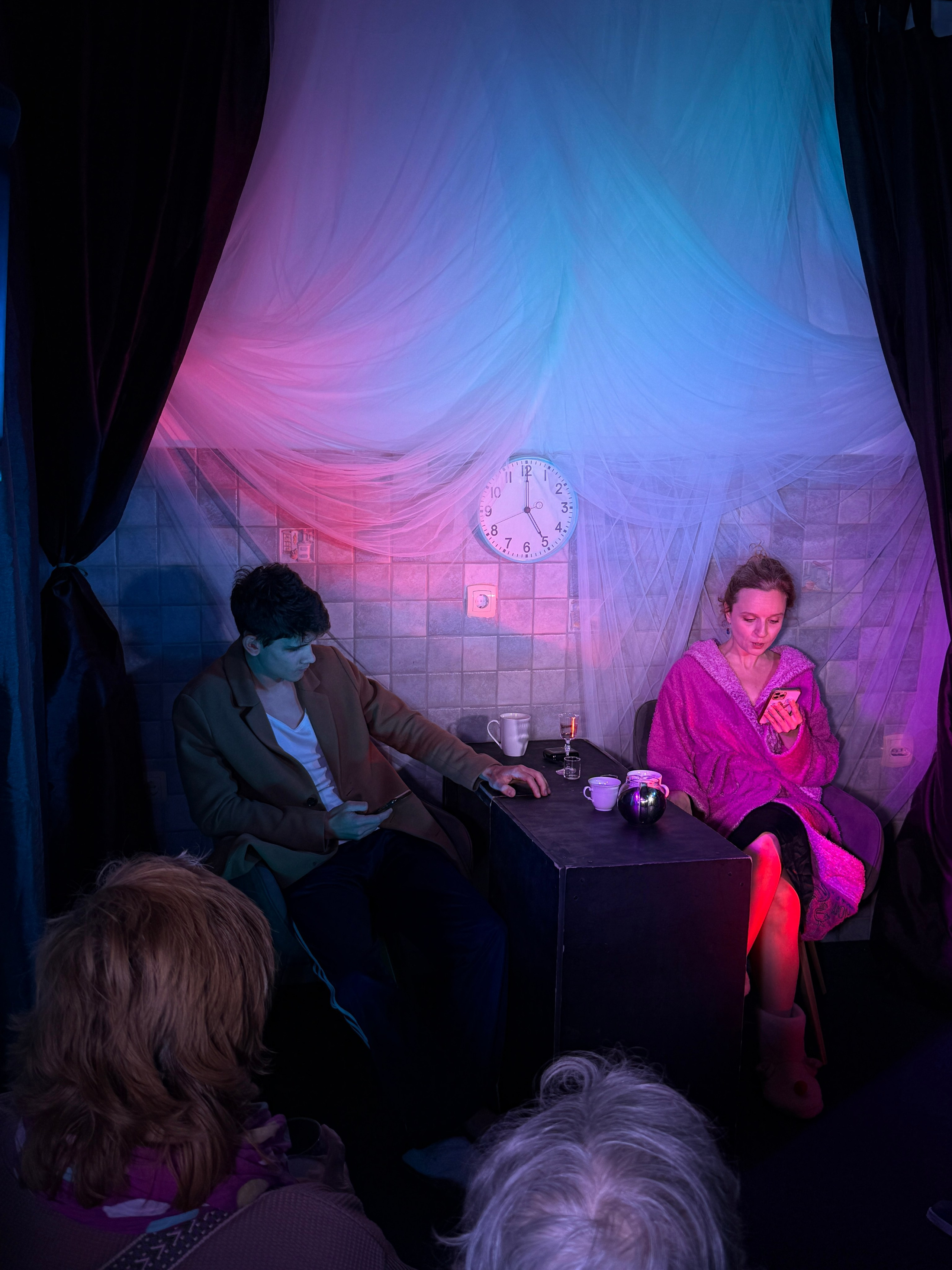 Фоторепортаж вистави у Будві. Портретний фотограф Альона Новгородцева