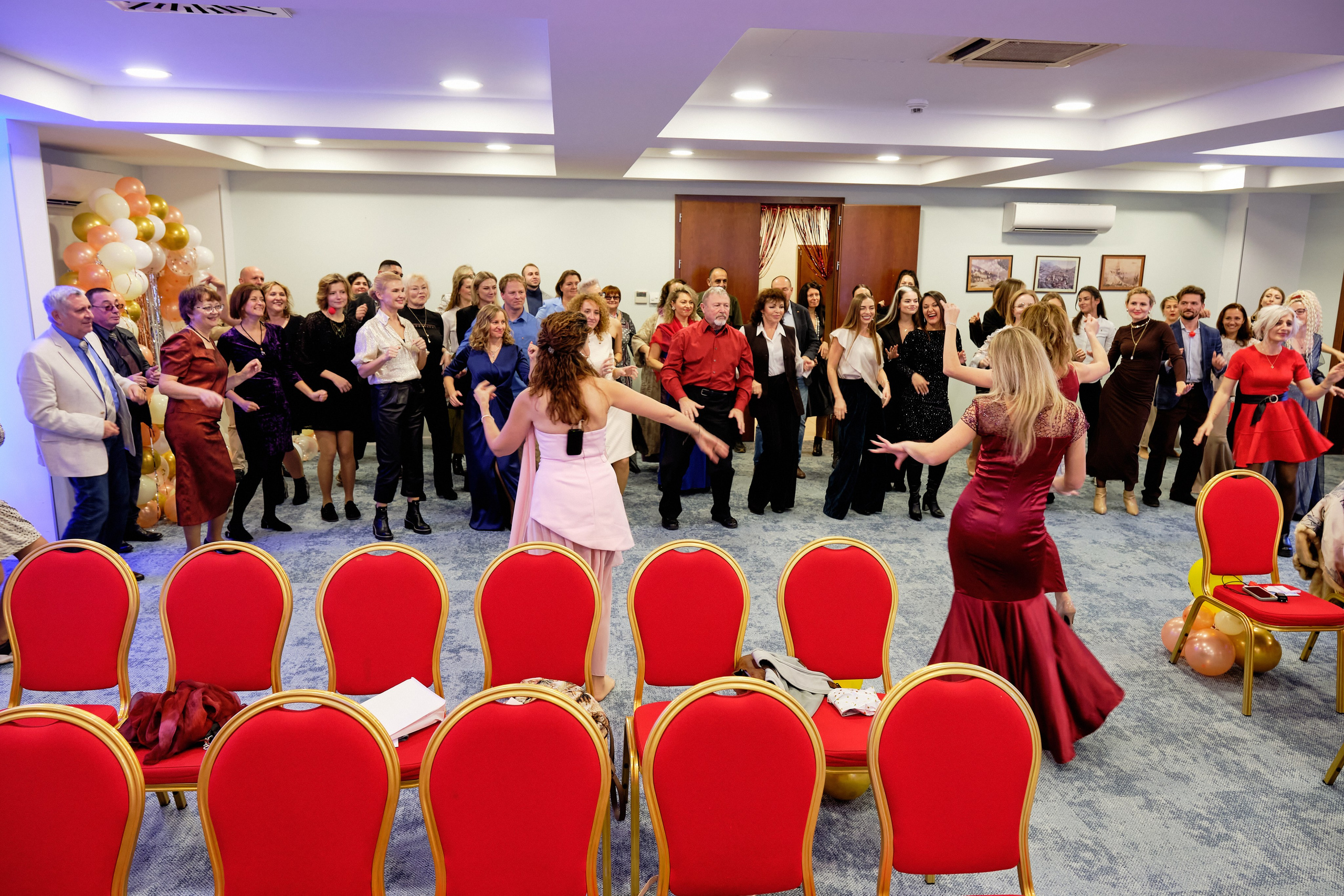 Фоторепортаж з благодійного Новорічного балу у Чорногорії. Портретний фотограф Альона Новгородцева