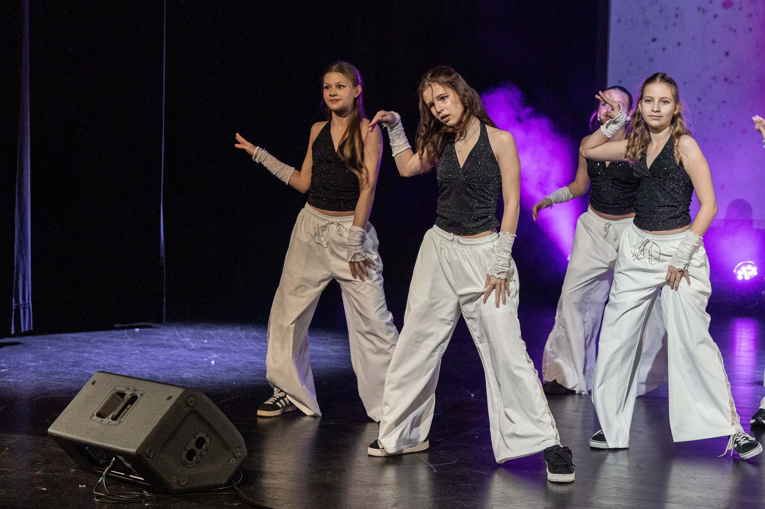 LEO DANCE SHOW WINTER 2025. Семейный и детский фотограф в Варшаве Мила Бобровская