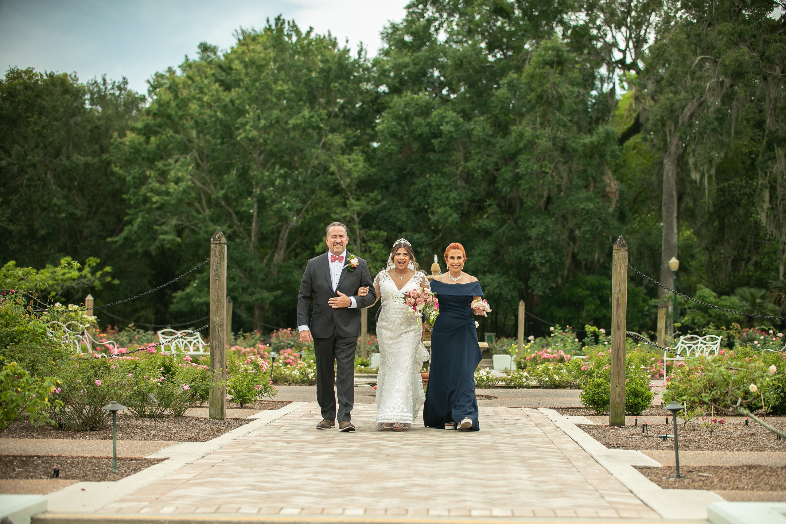 Wedding in The Lue Gardens intimate wedding photography. Lana Photography — Wedding & Family Photographer in Florida & Beyond