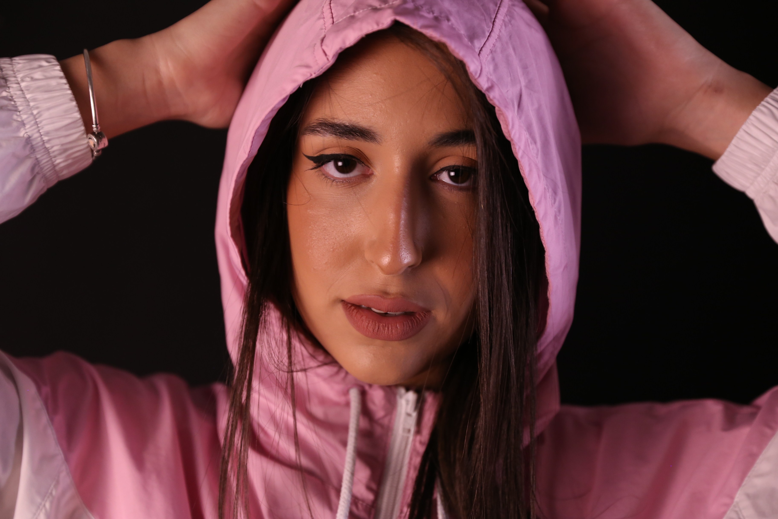 צילומי סטודיו ודוגמנות. יותם שחר צילום ועריכה