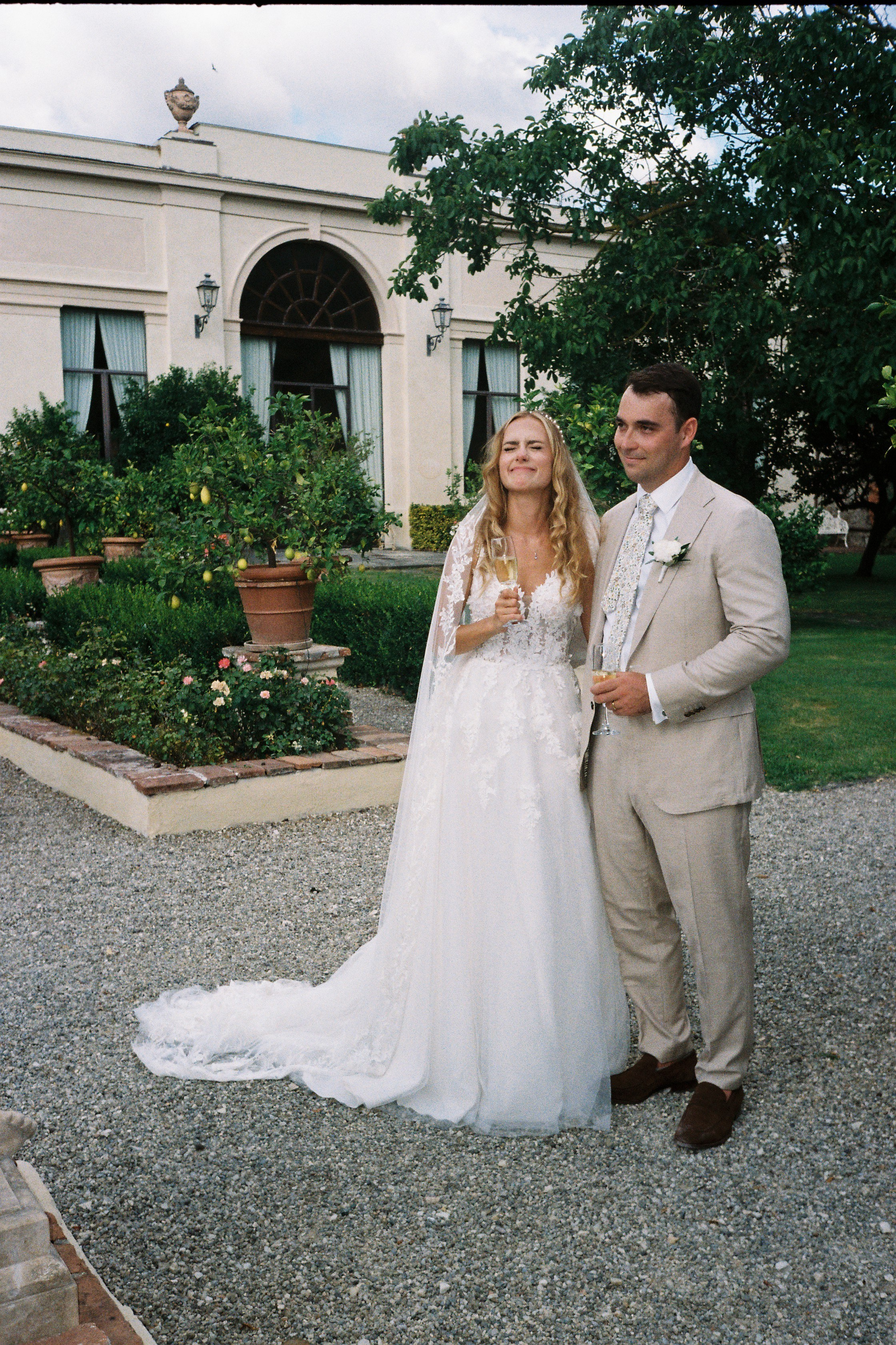 Diana & Thomas. Villa Scorzi, Tuscany. Digital + Film 35mm. Фотограф в Милане Анна Линник