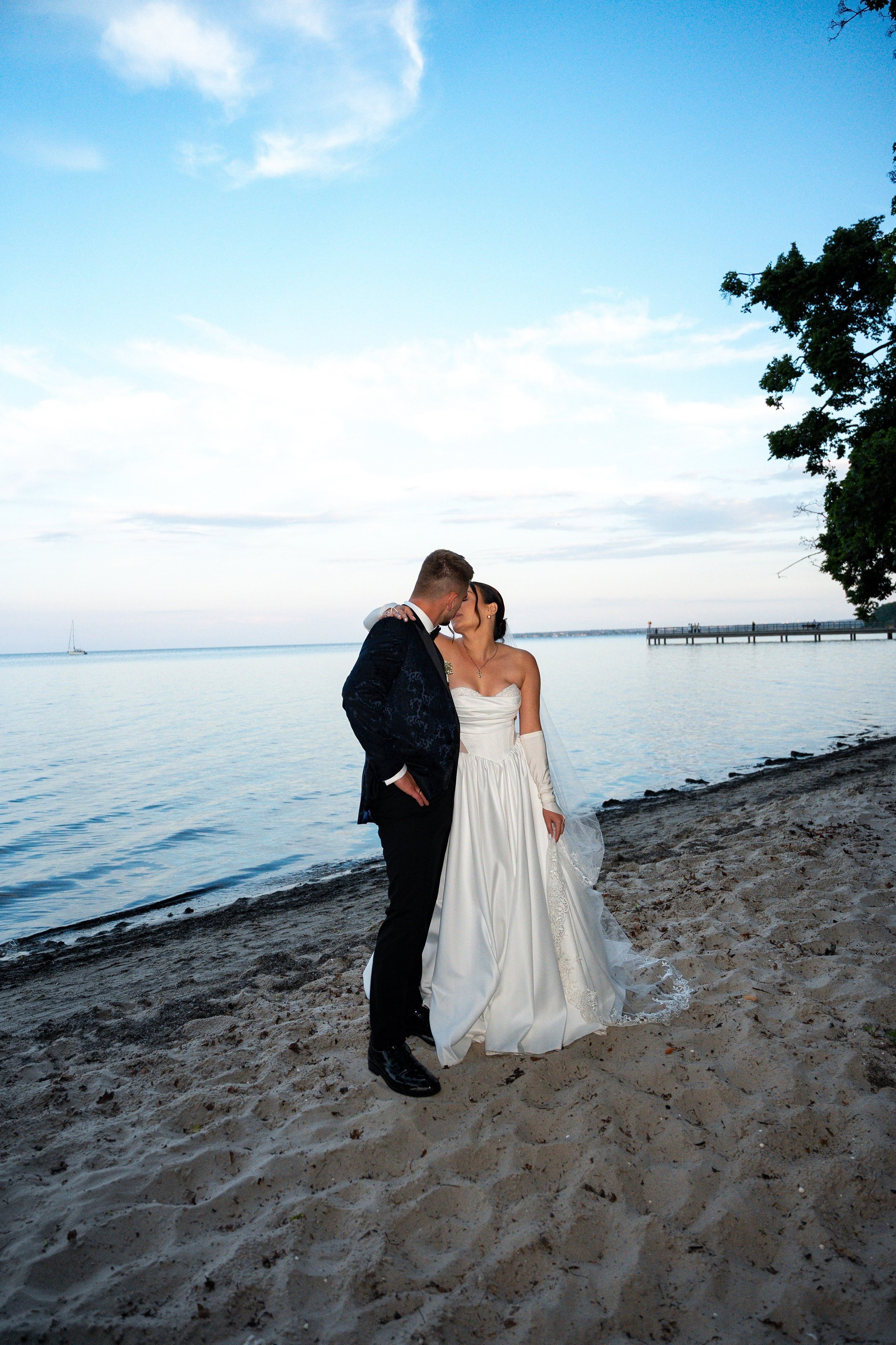 E&N: Zamek w Rzucewie. SL Wedding Photo — Editorial, Elegant & Timeless Wedding Photography in Poland and Across Europe
