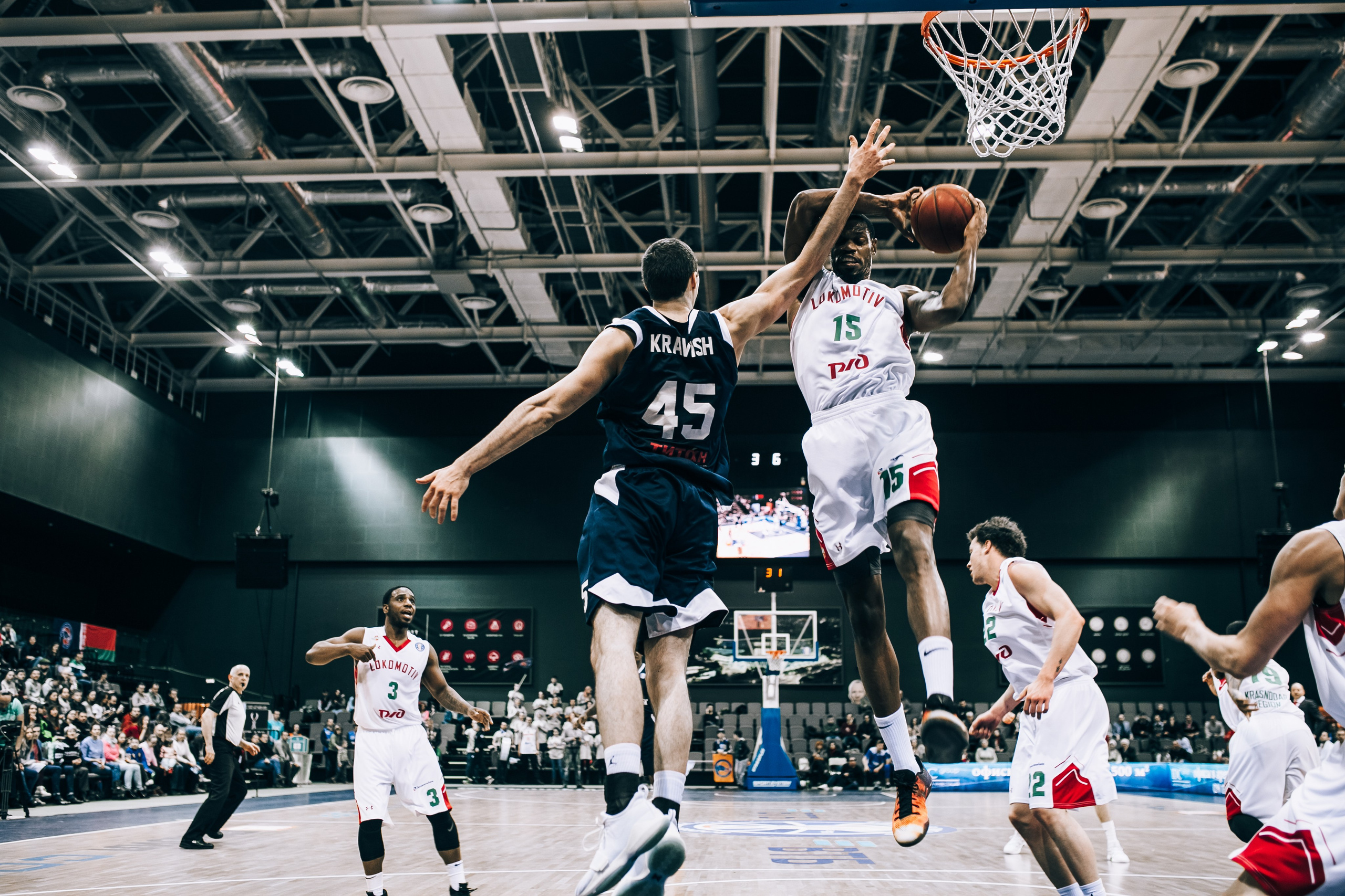 Basketball game Tsmoki-Minsk — Lokomotiv. Destination Wedding photographer Italy, France, Germany, Spain, Poland Oleg Zaicev