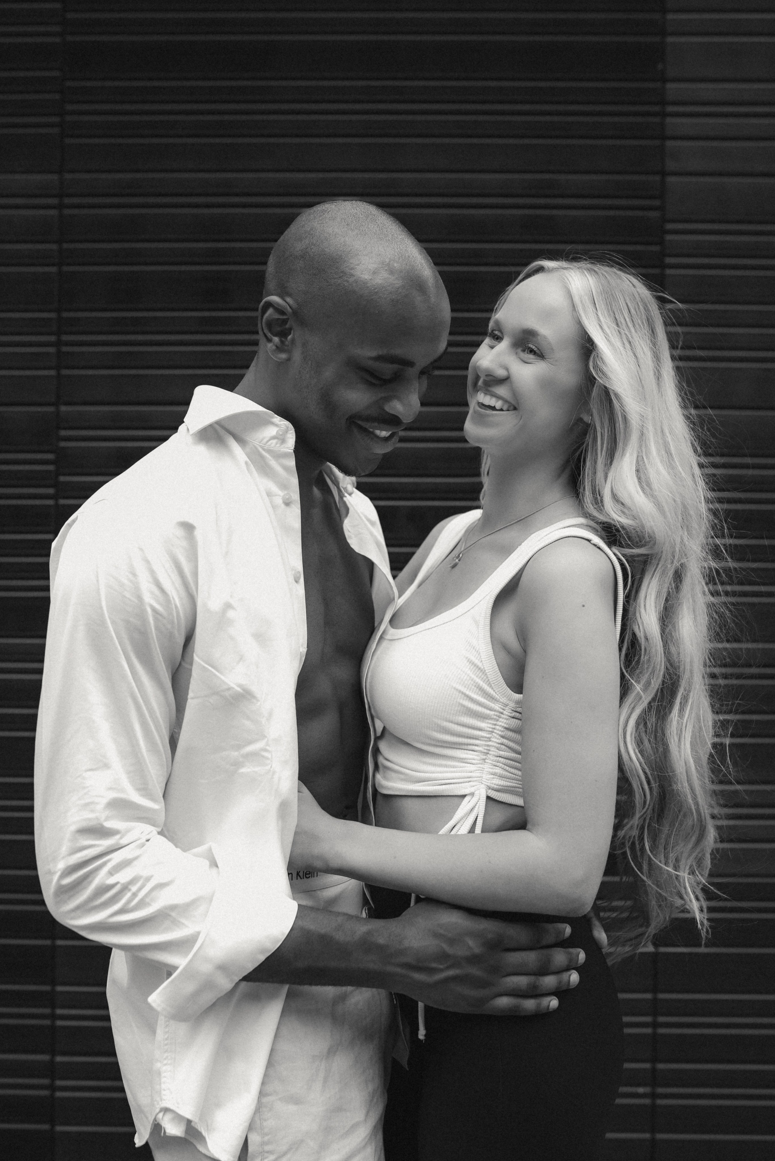 Lovestory in Münster. Schwarz-weiß Fotografie in Münster. Fotografin Viktoria Roschen