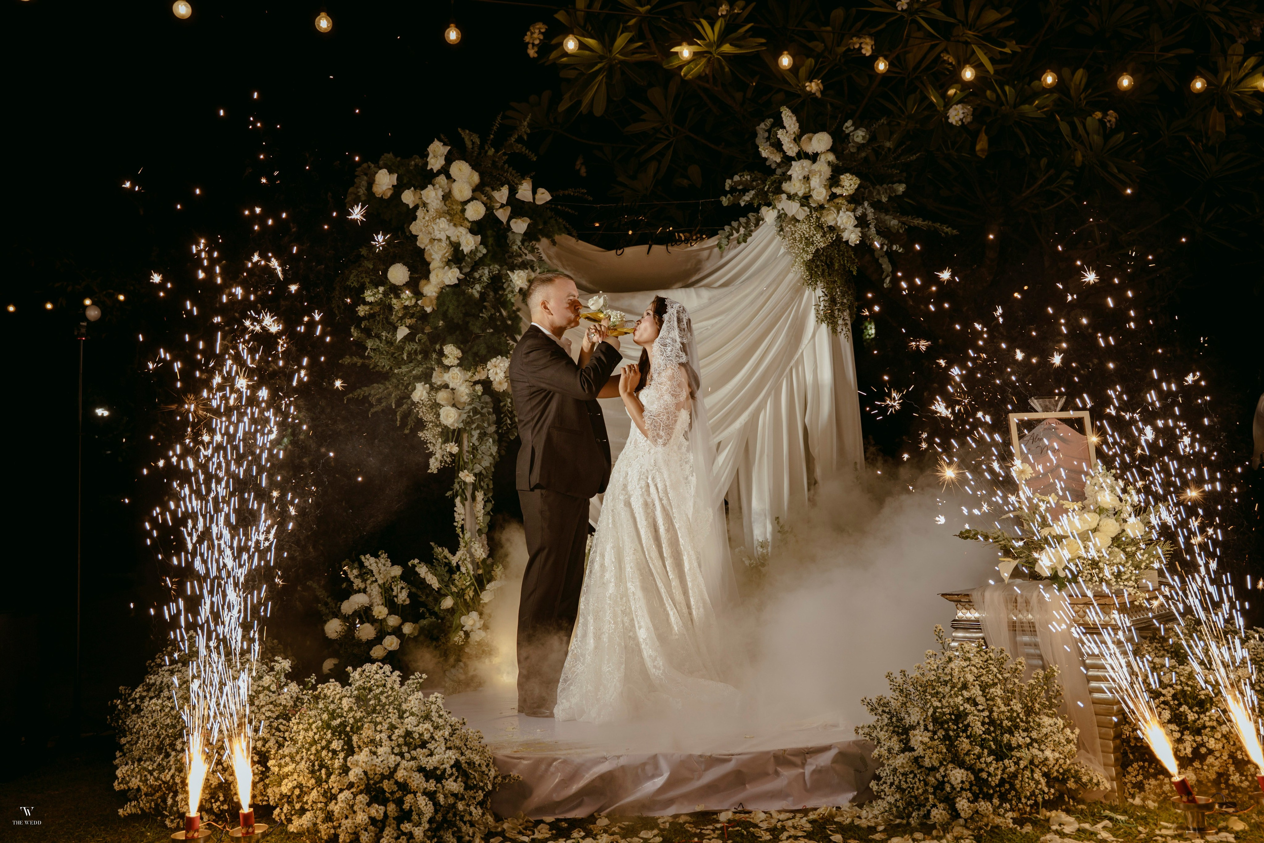 ALEX & NICOLE. WEDDING PHOTOGRAPHER IN VIETNAM