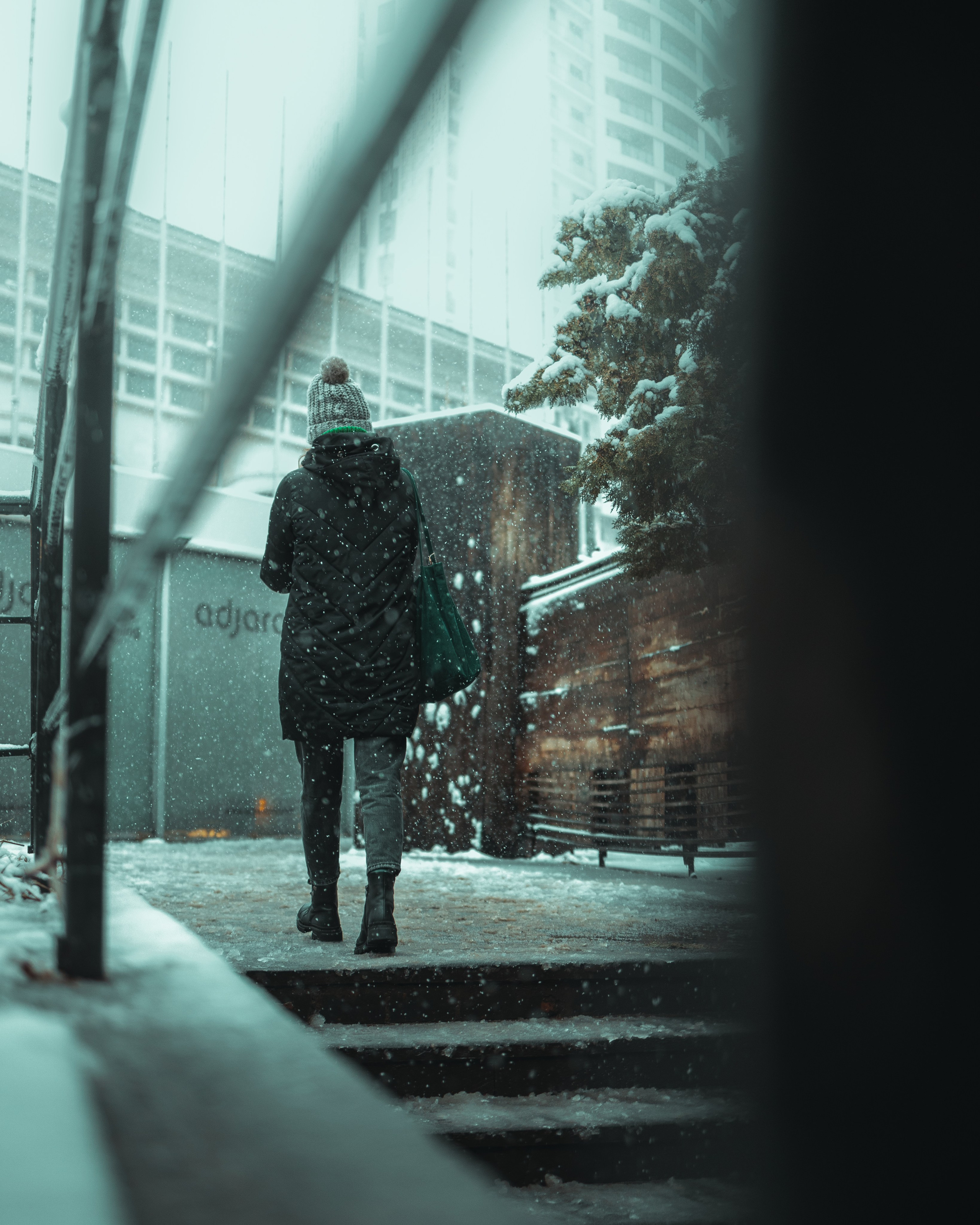 T B I L I S I. Bspander