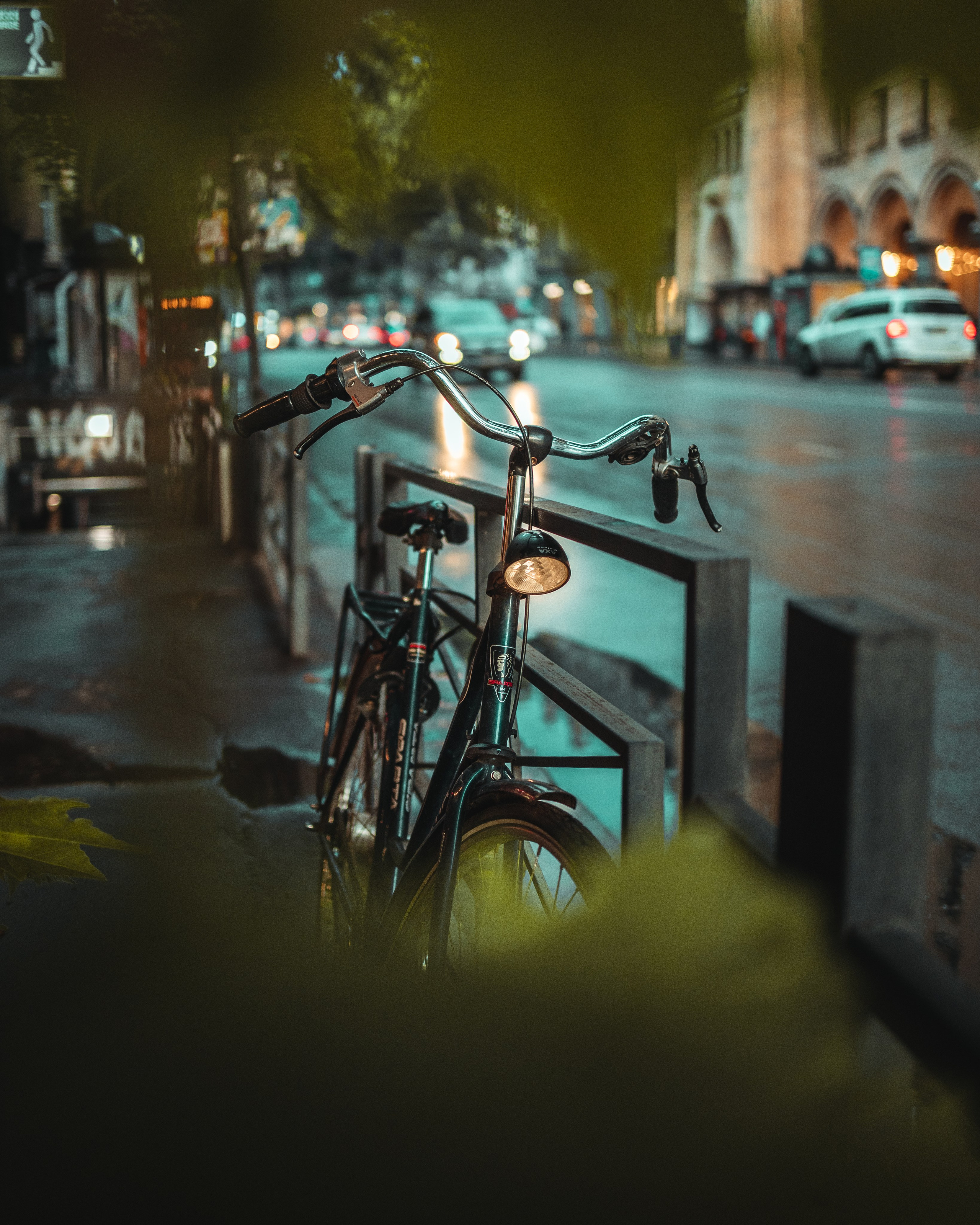 T B I L I S I. Bspander