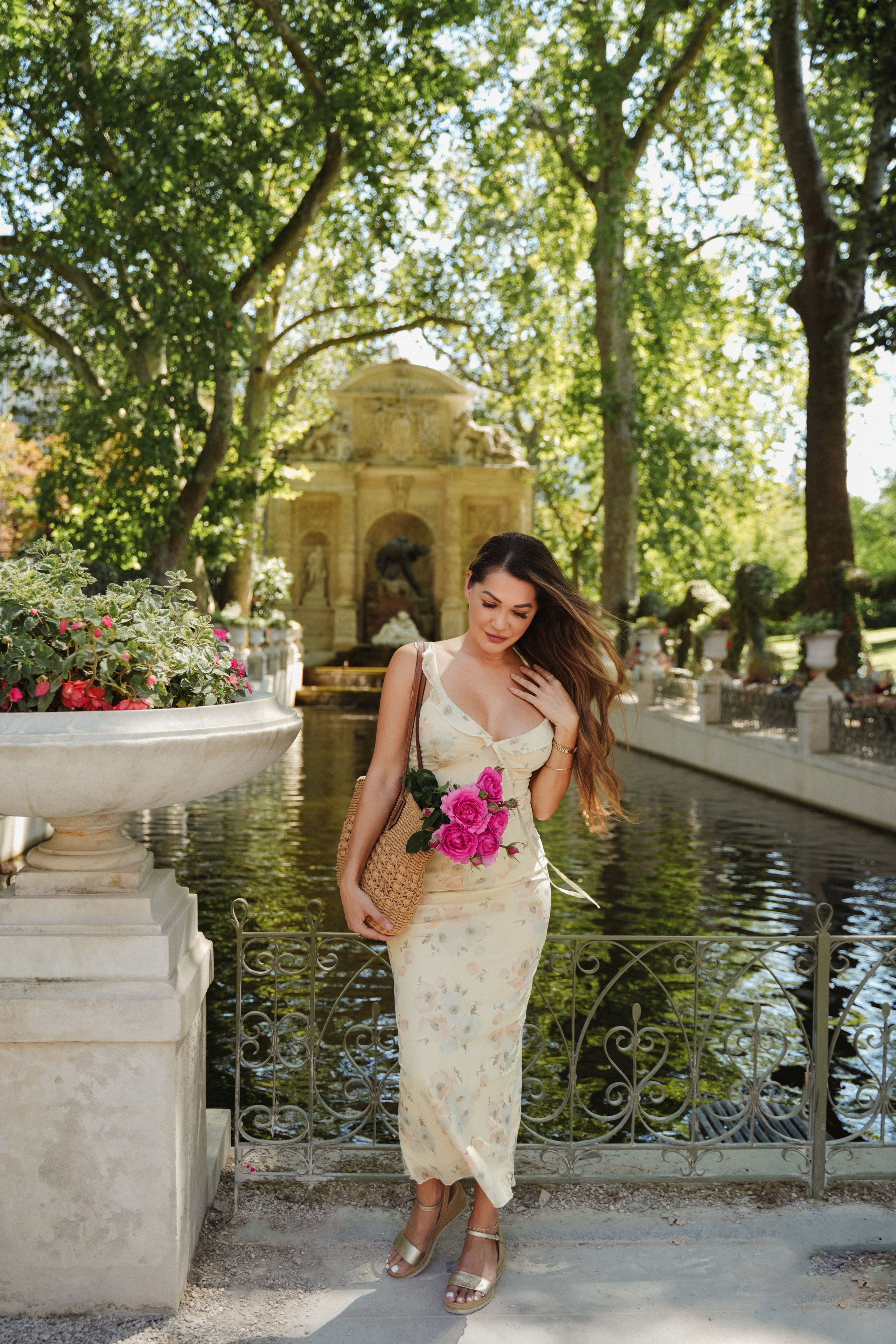 Philippa (2.5 hours). Photographer in Paris|Solo and groups, portraits & content, couples photo-shoot in Paris at the best locations